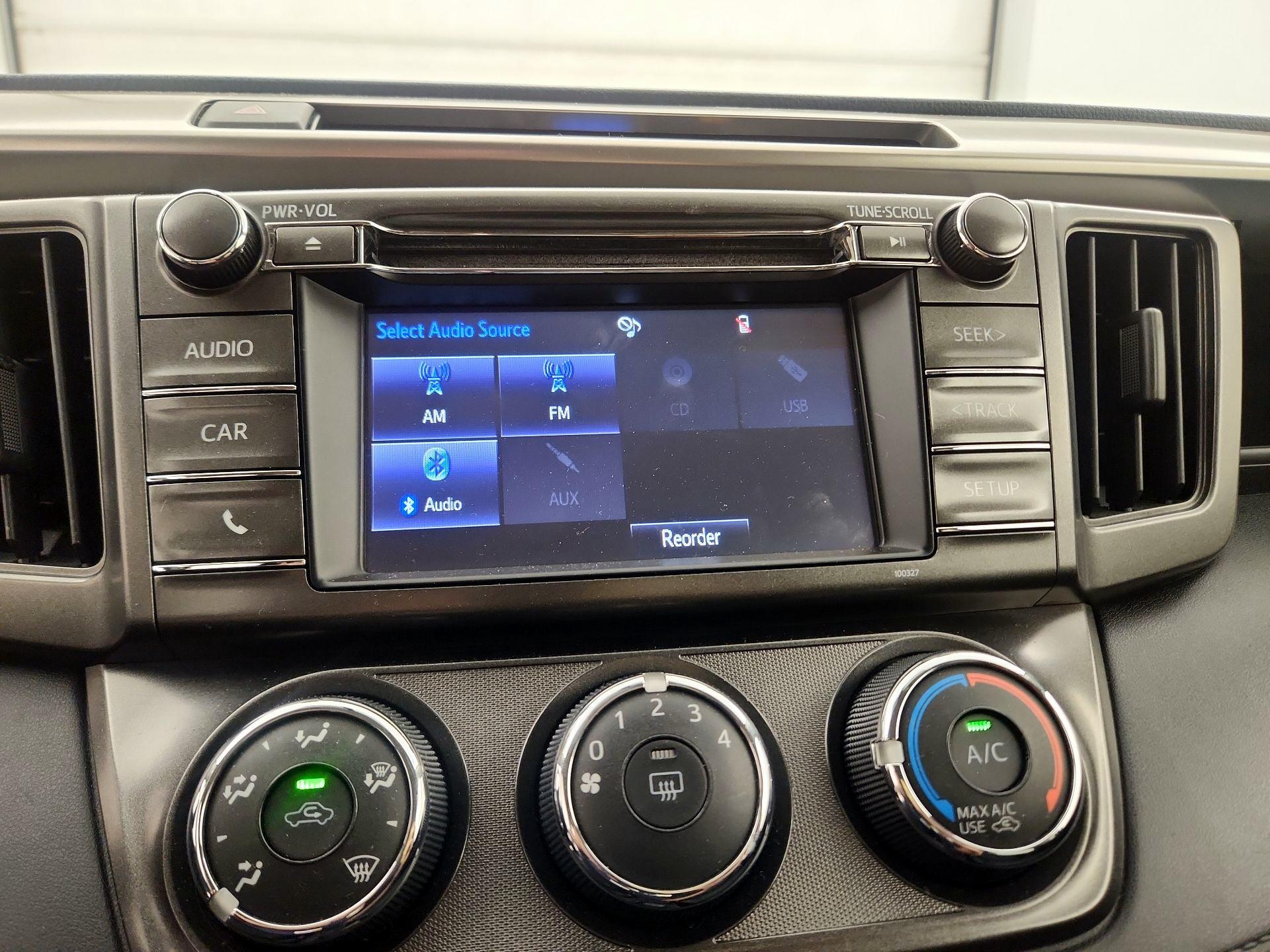 Thumbnail: 2014 Toyota RAV4 - 15