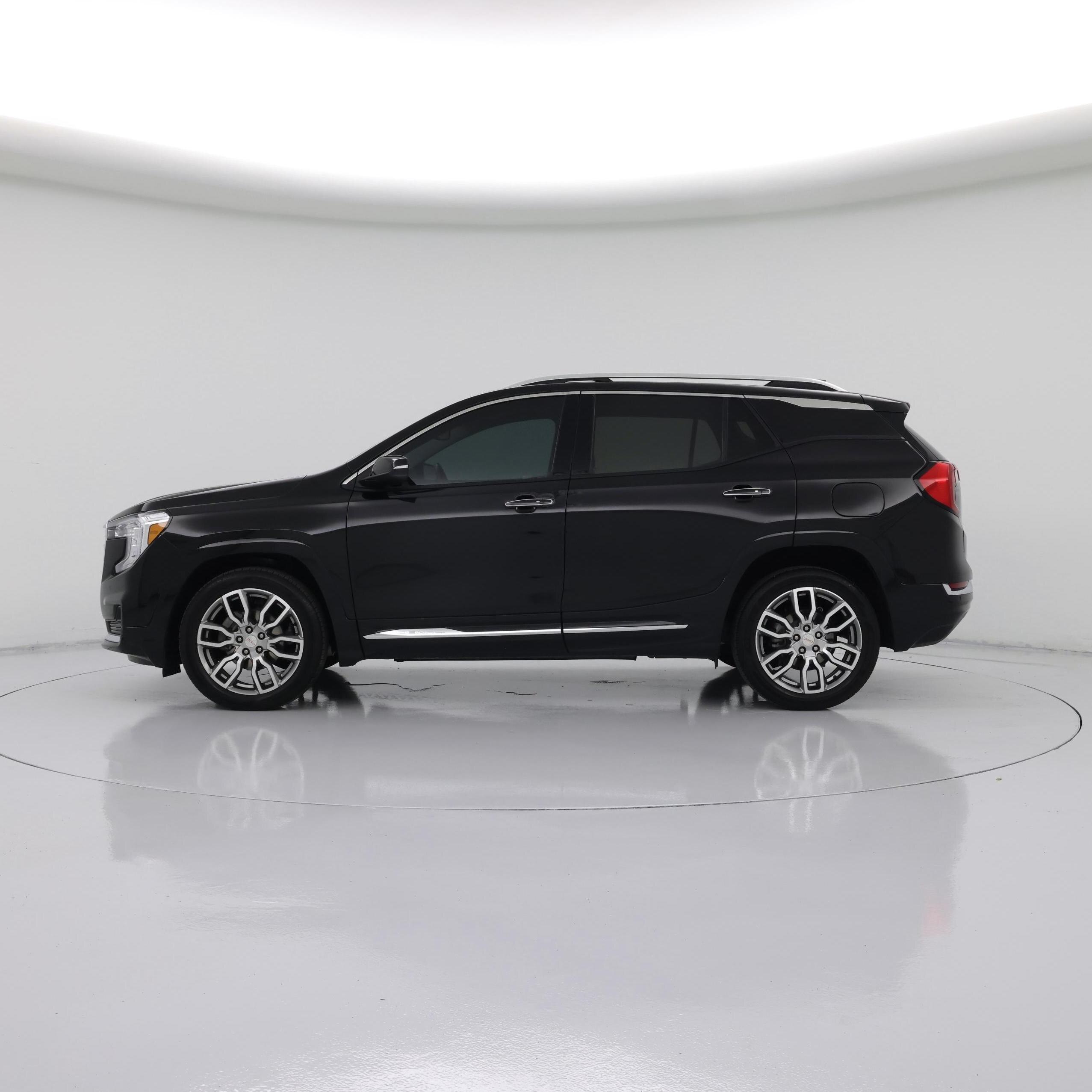 Thumbnail: 2023 GMC Terrain - 3