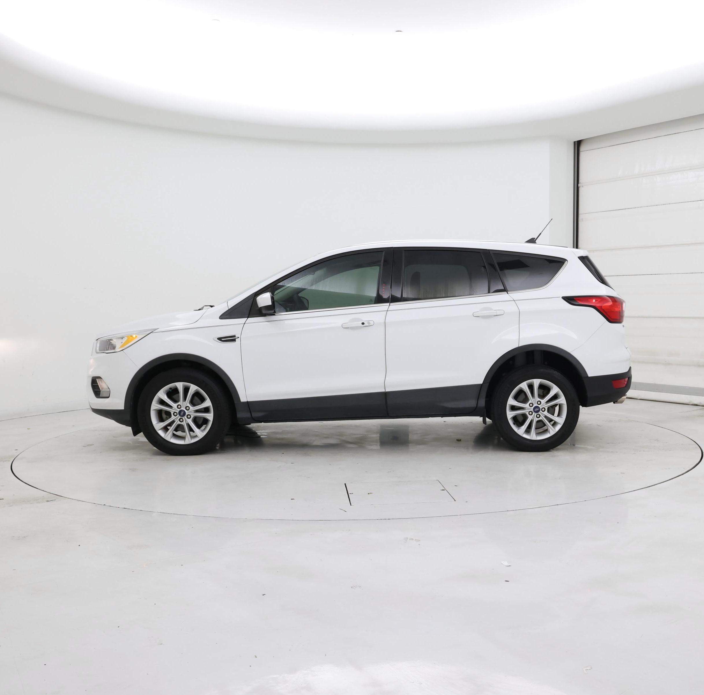 Thumbnail: 2019 Ford Escape - 3