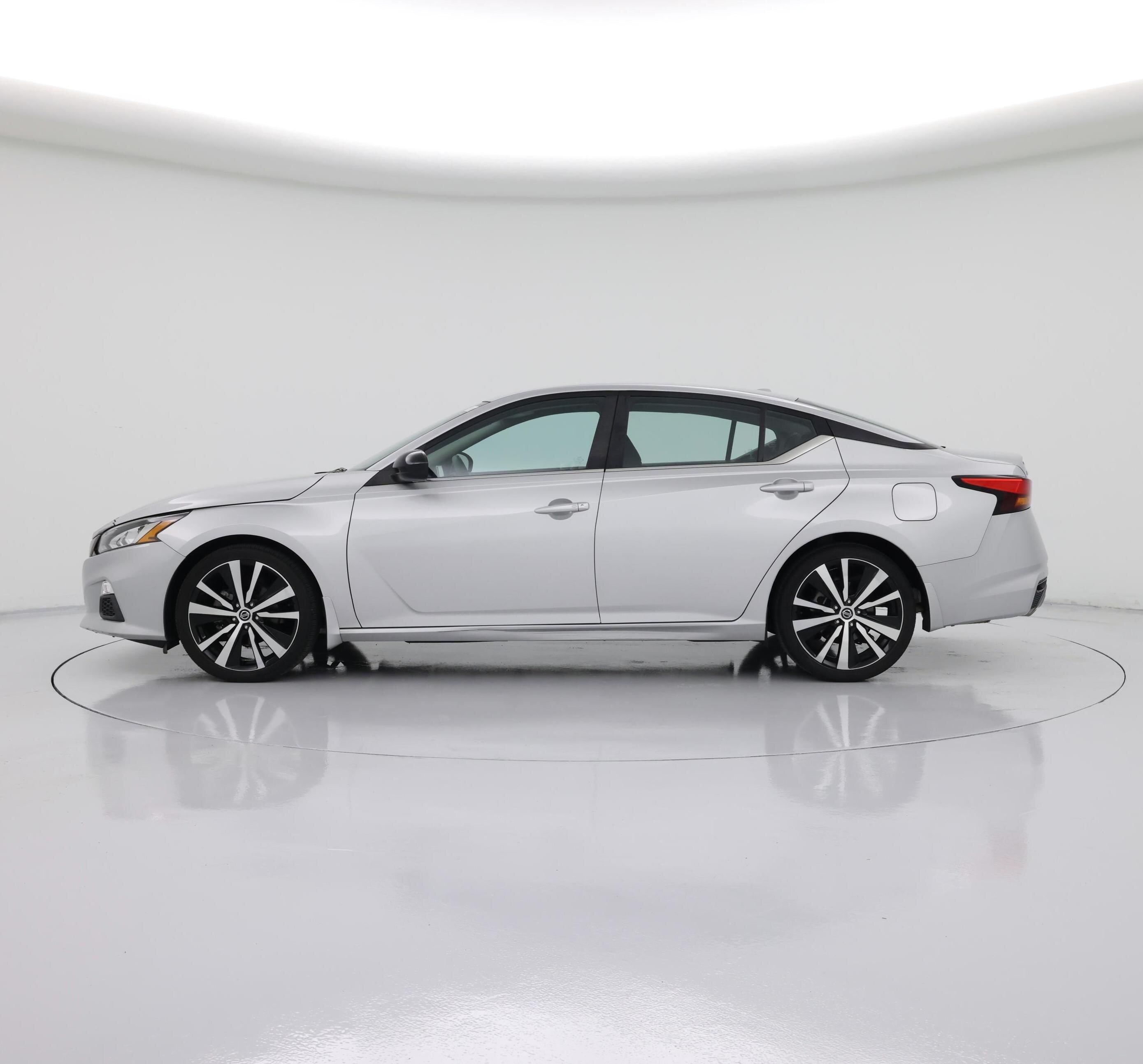 Thumbnail: 2021 Nissan Altima - 3