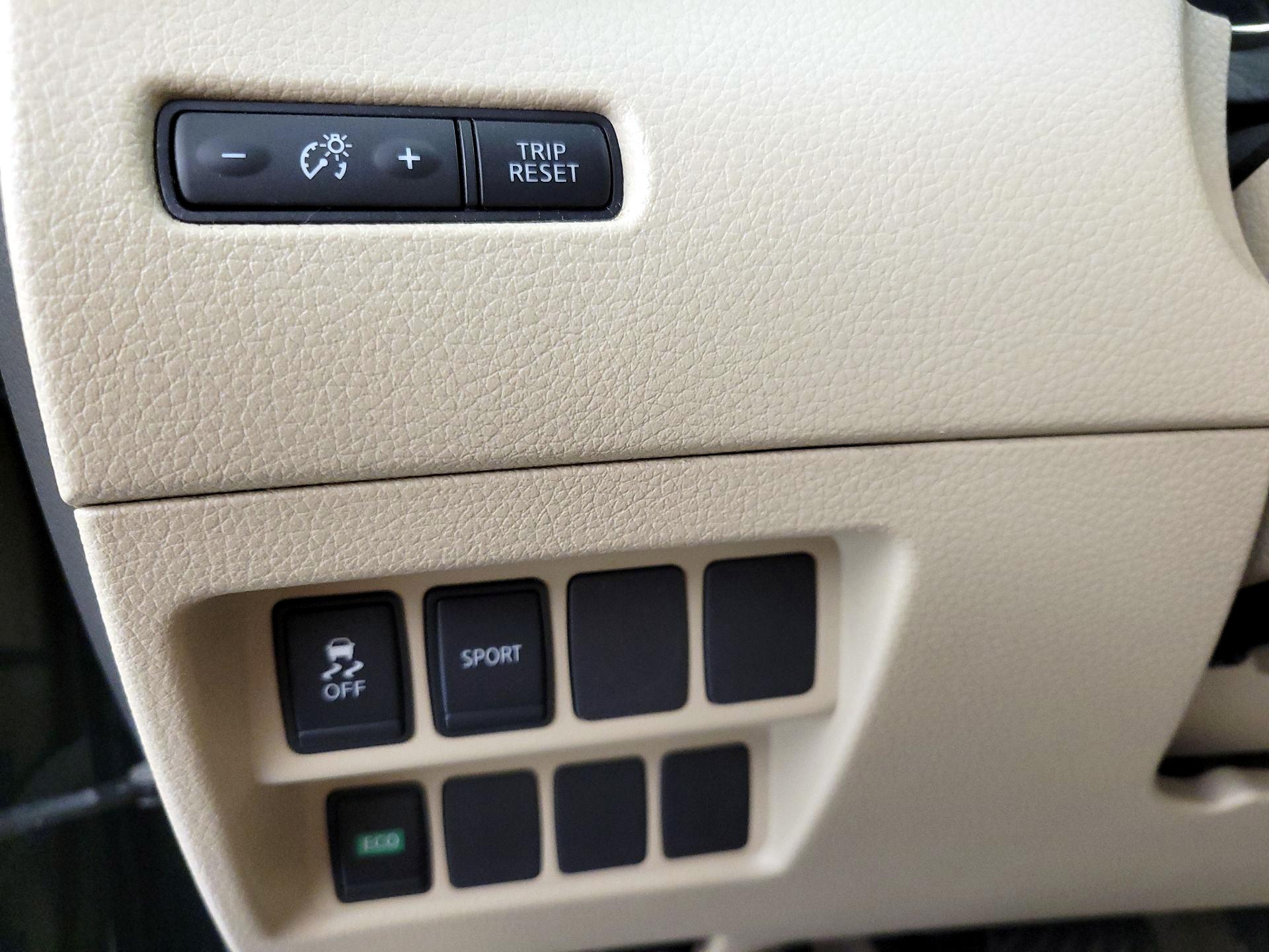 Thumbnail: 2015 Nissan Rogue - 13