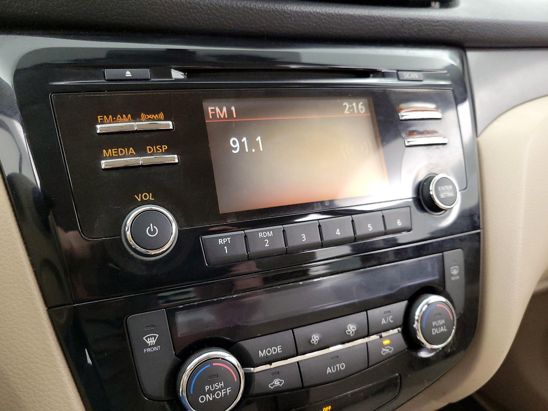 Thumbnail: 2015 Nissan Rogue - 15