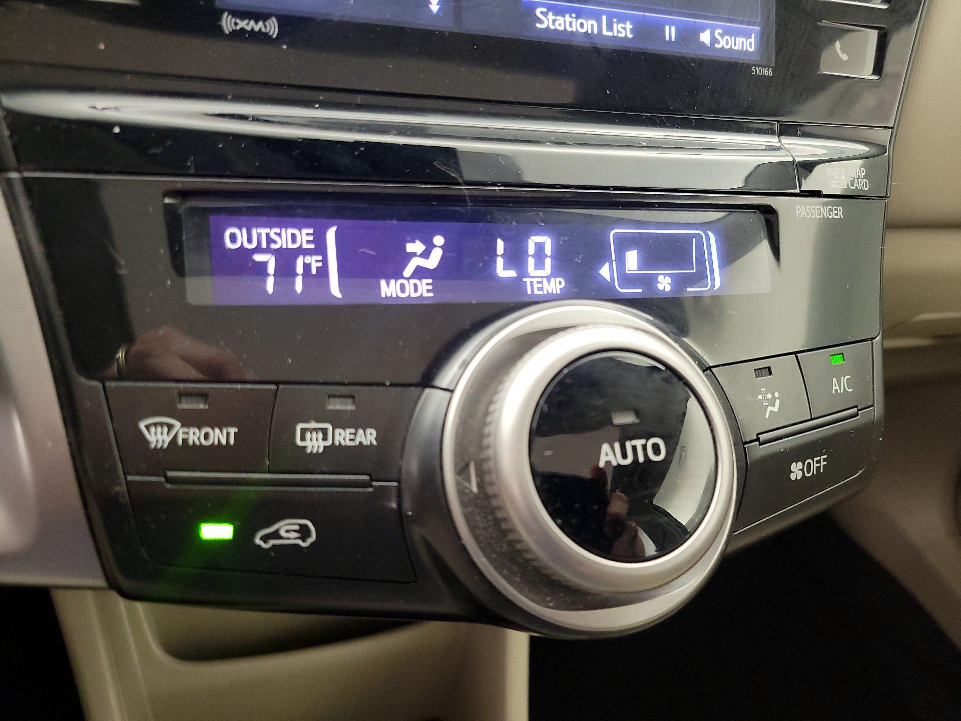 Thumbnail: 2017 Toyota Prius v - 16