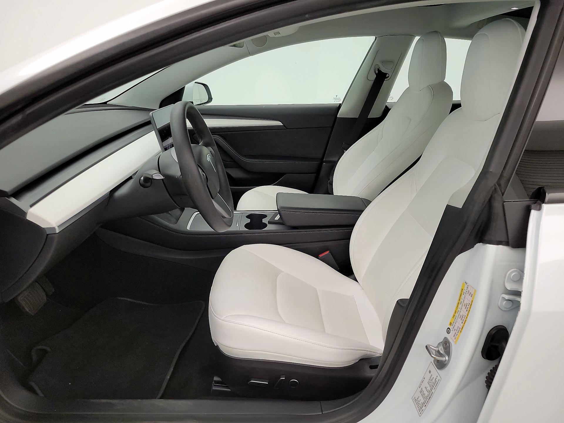 Thumbnail: 2022 Tesla Model 3 - 11