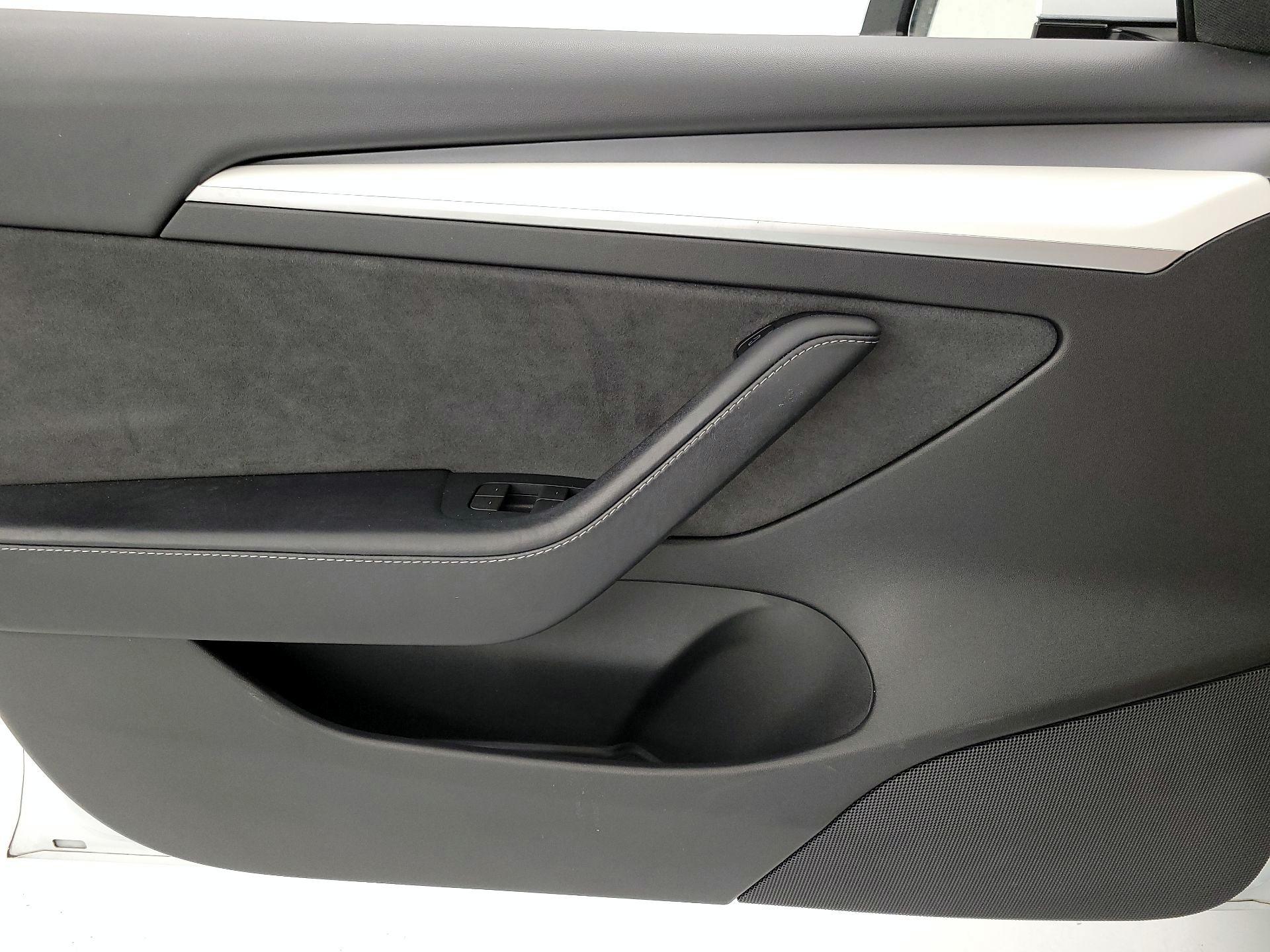 Thumbnail: 2022 Tesla Model 3 - 12