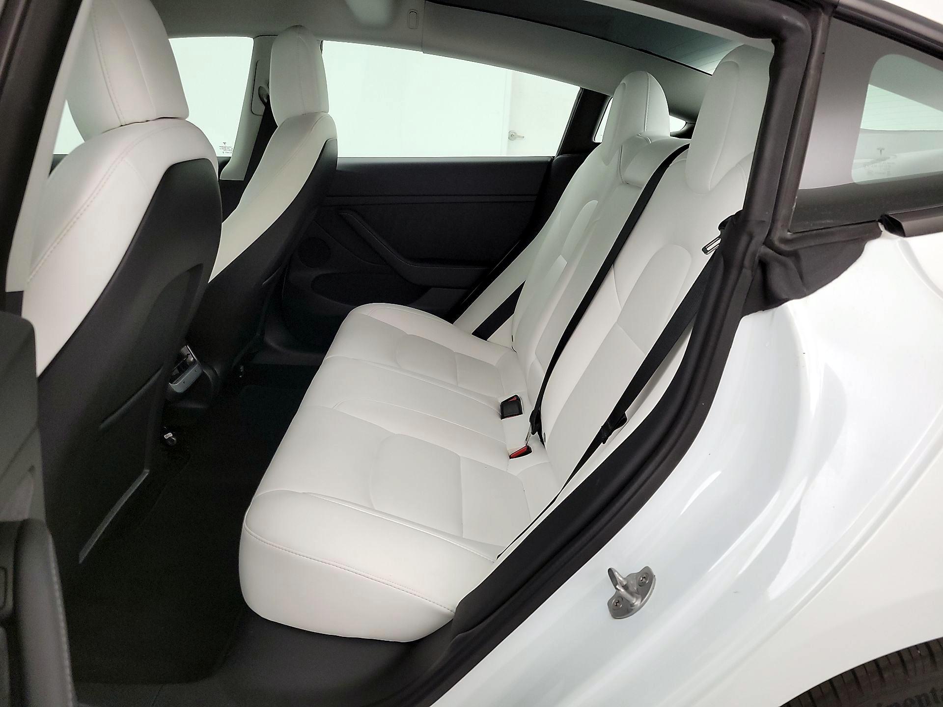 Thumbnail: 2022 Tesla Model 3 - 19