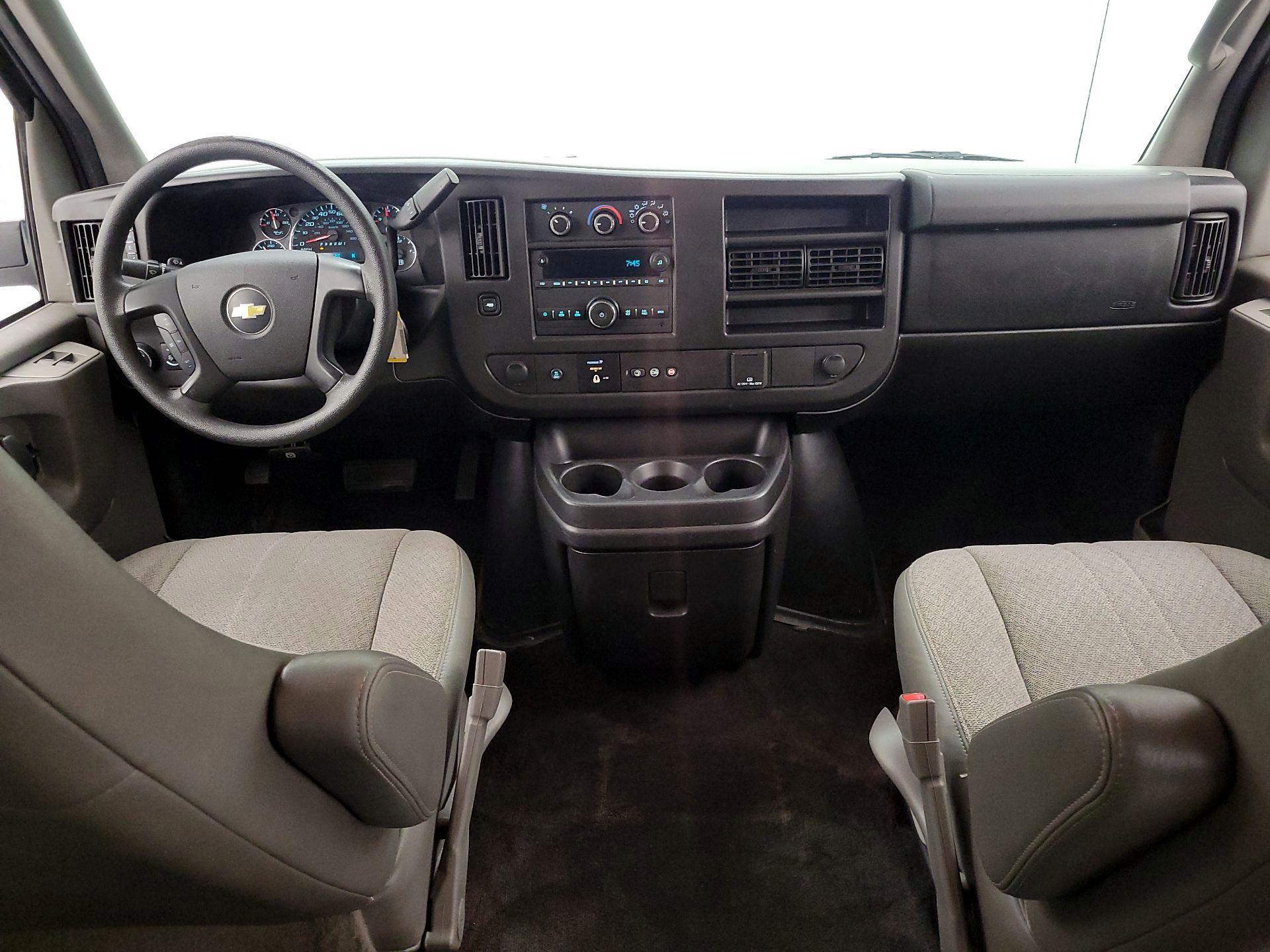 Thumbnail: 2015 Chevrolet Express - 9