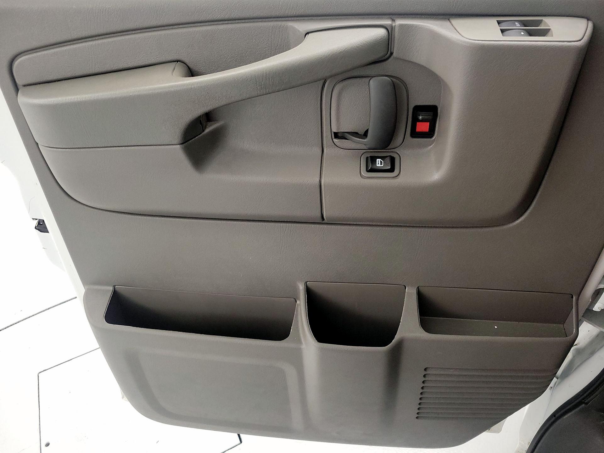 Thumbnail: 2015 Chevrolet Express - 12