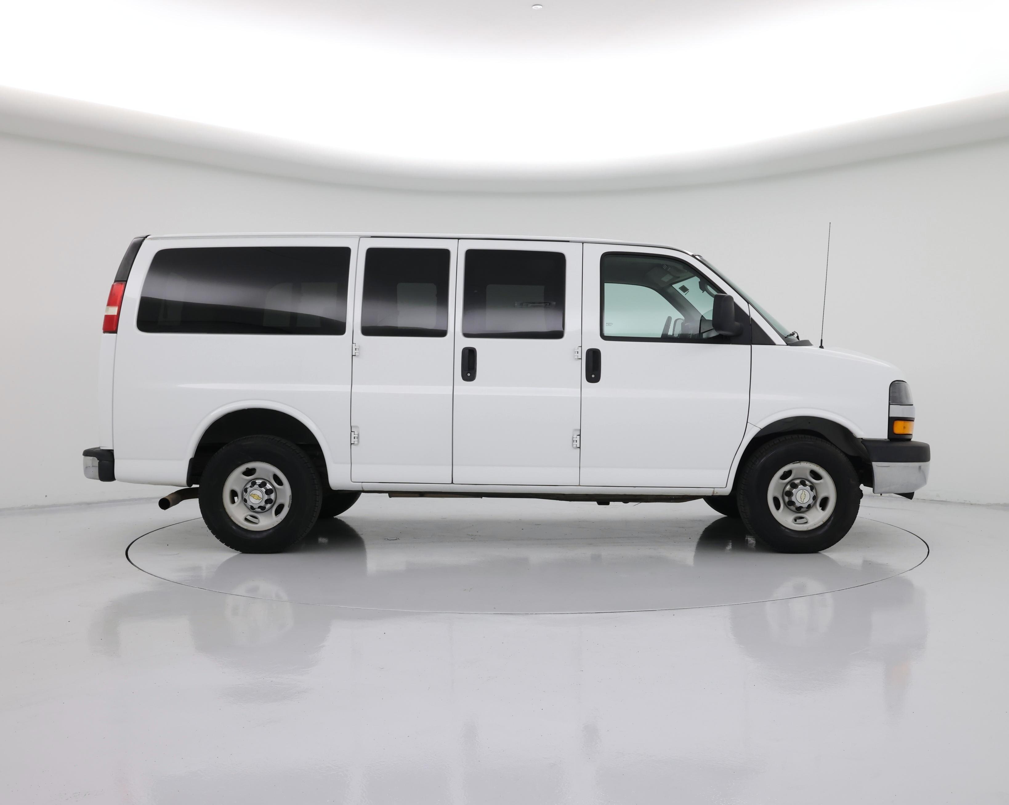 Thumbnail: 2015 Chevrolet Express - 7