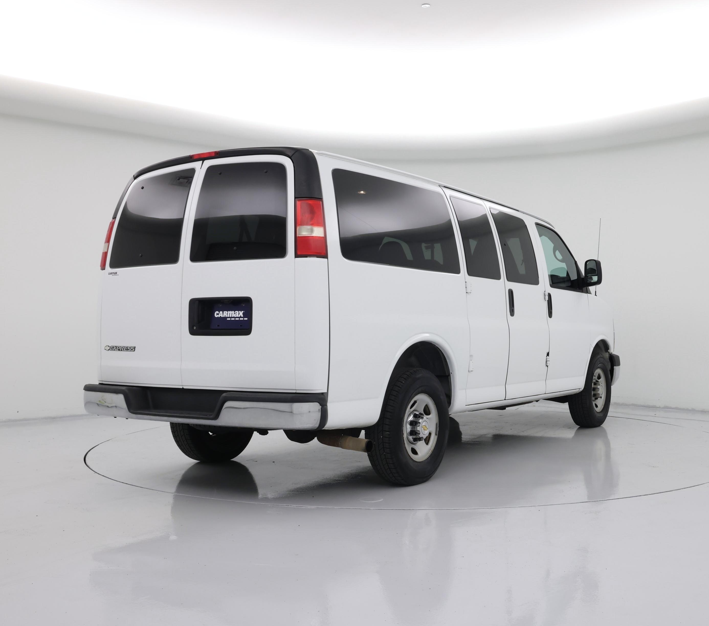 Thumbnail: 2015 Chevrolet Express - 8