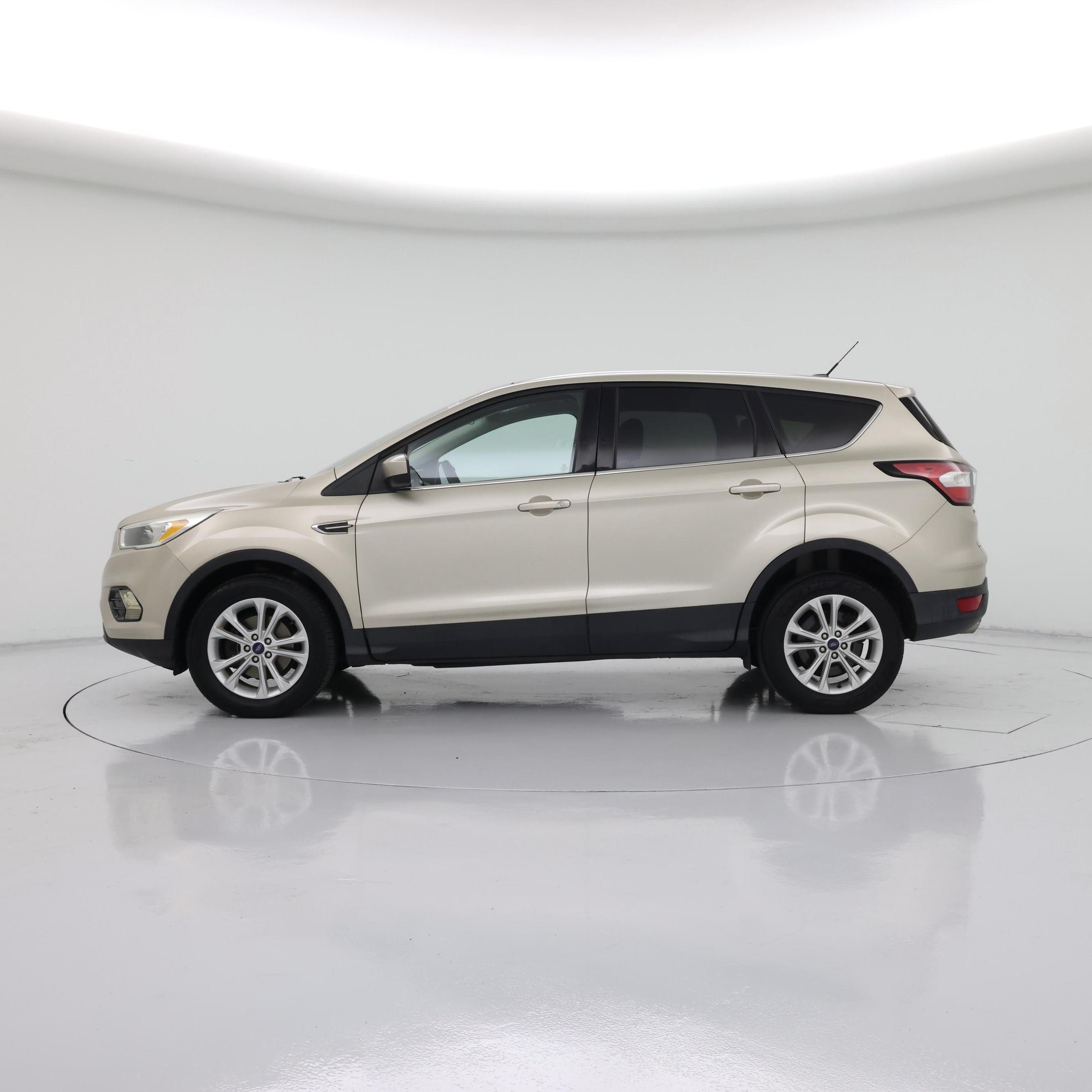 Thumbnail: 2017 Ford Escape - 3
