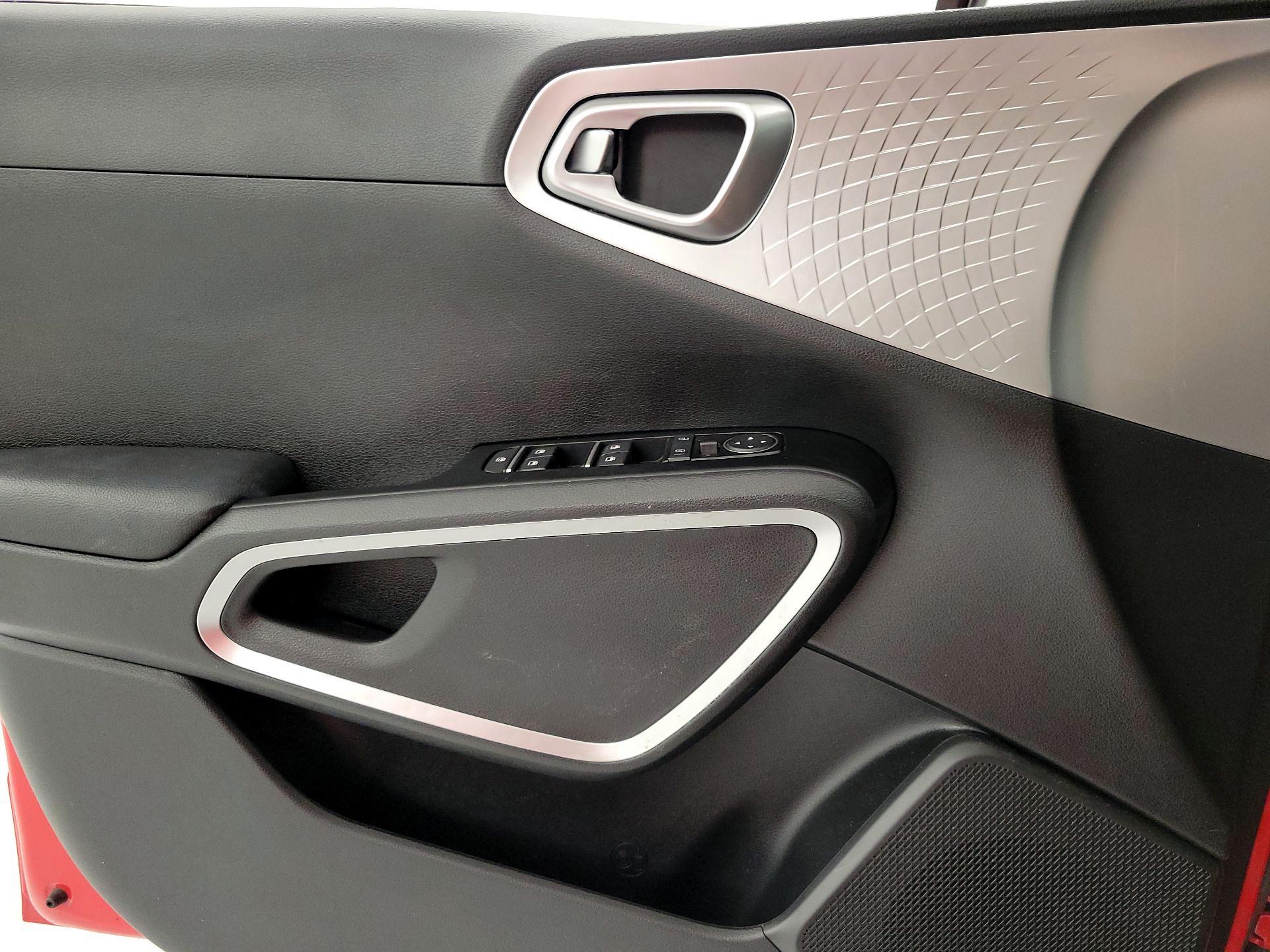 Thumbnail: 2021 Kia Soul - 12