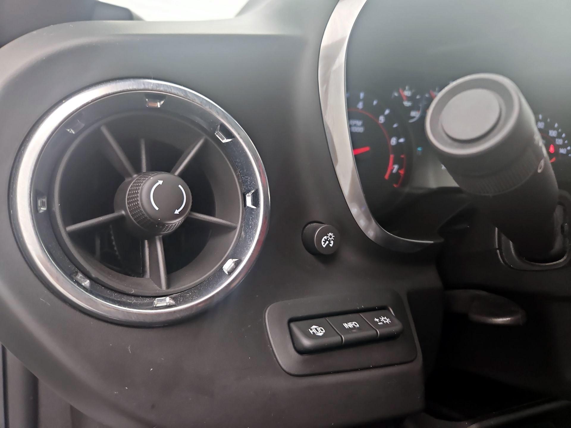 Thumbnail: 2018 Chevrolet Camaro - 13