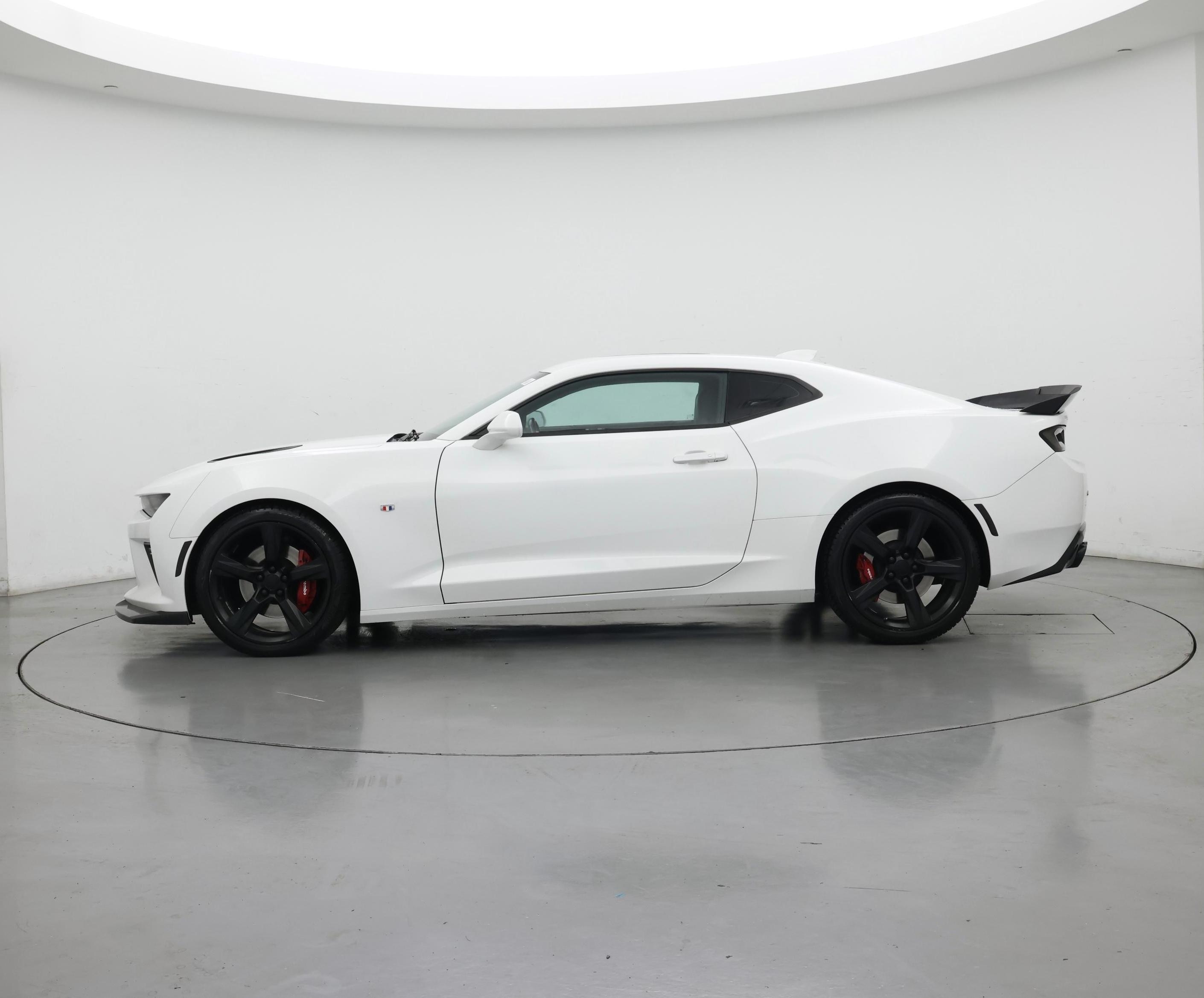 Thumbnail: 2018 Chevrolet Camaro - 3