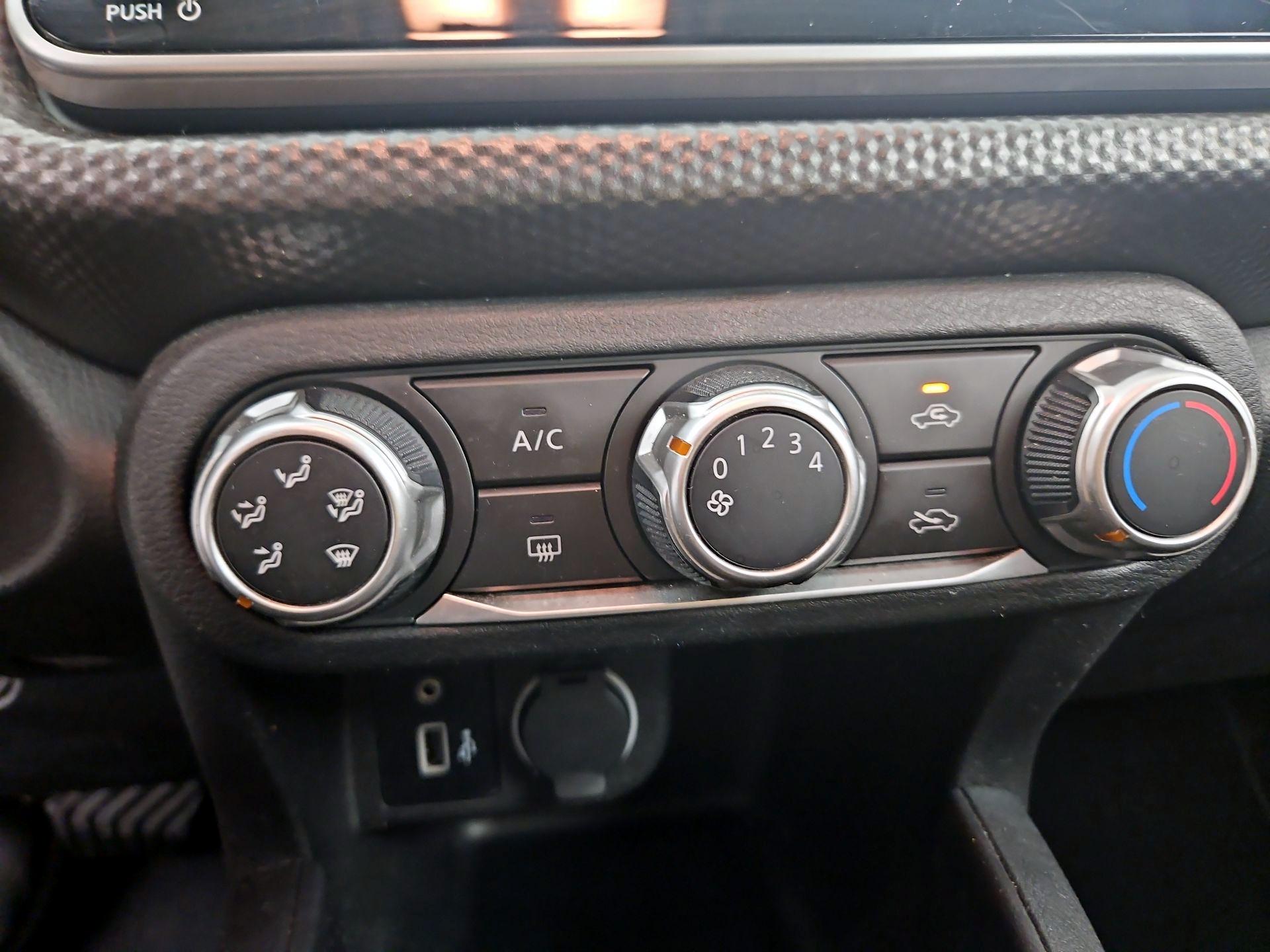Thumbnail: 2020 Nissan Kicks - 16