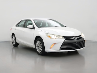 White 2016 Toyota Camry LE