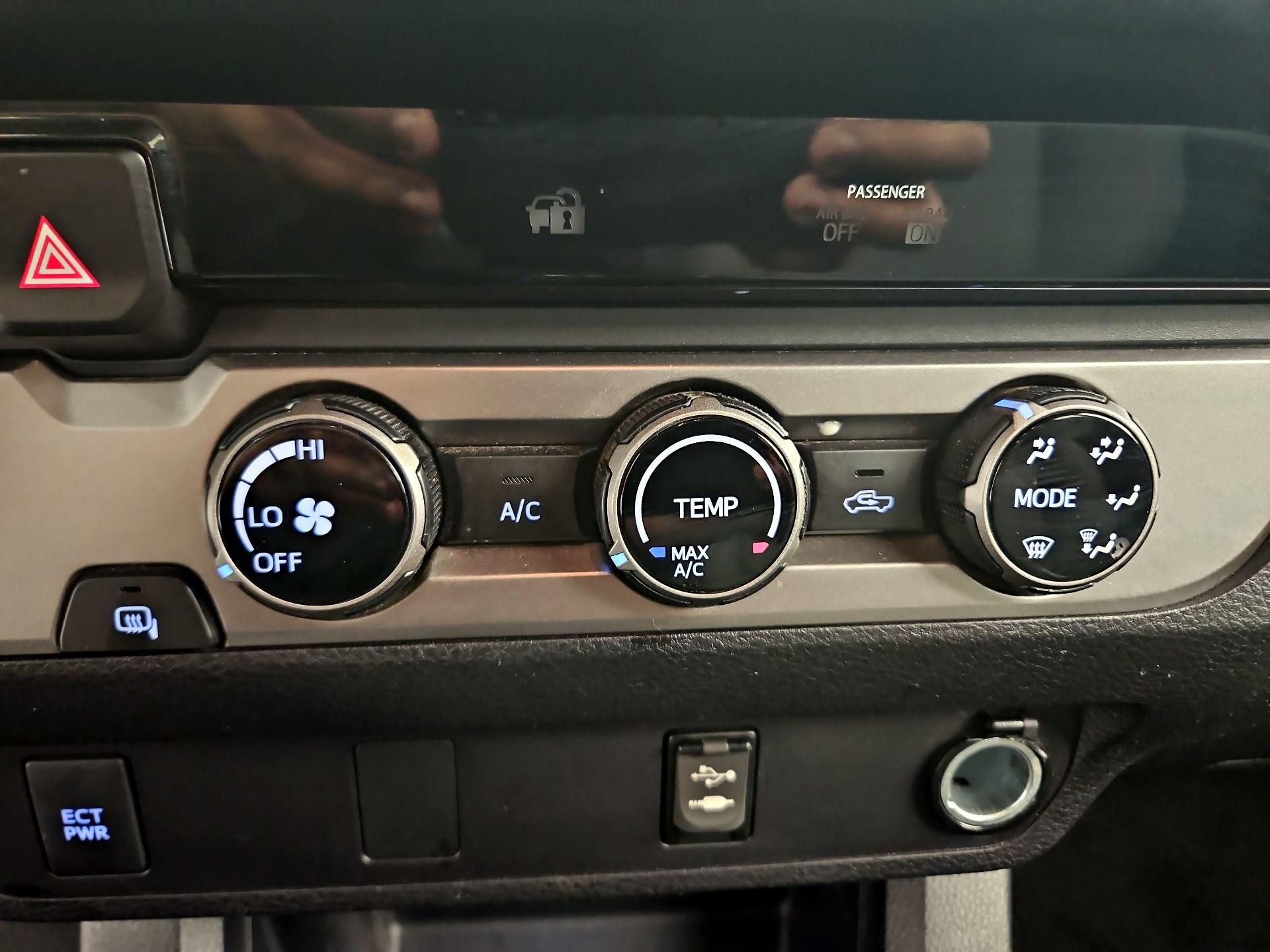 Thumbnail: 2017 Toyota Tacoma - 15