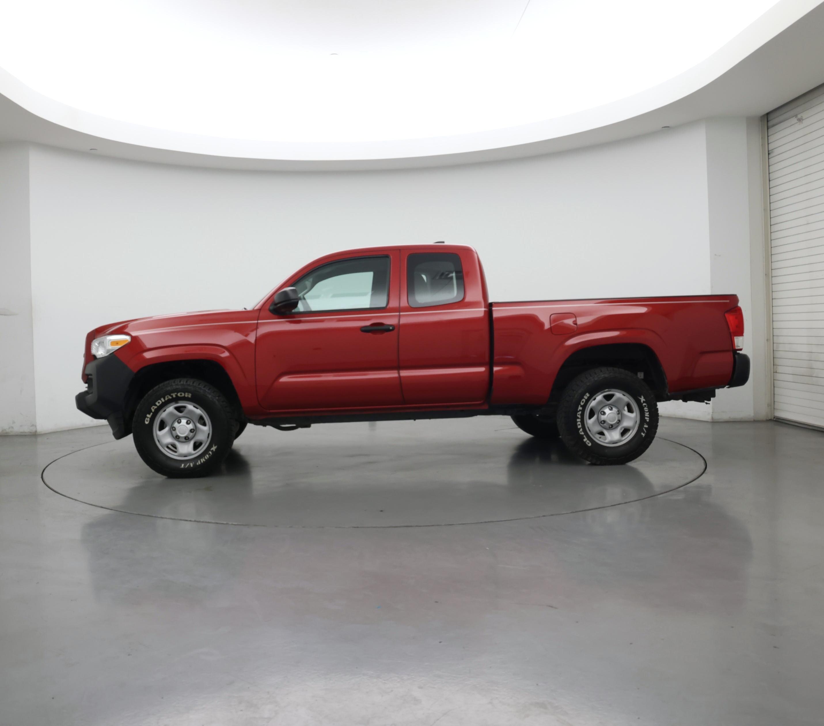 Thumbnail: 2017 Toyota Tacoma - 3