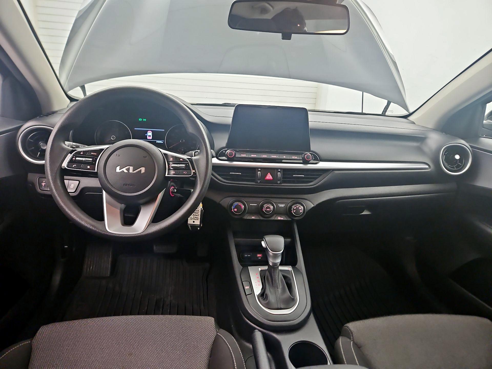 Thumbnail: 2022 Kia Forte - 9
