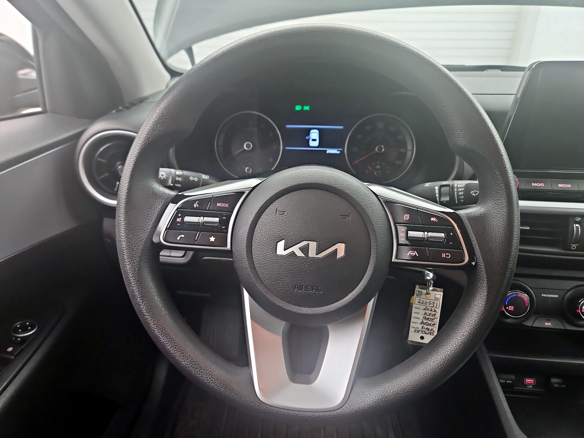 Thumbnail: 2022 Kia Forte - 10