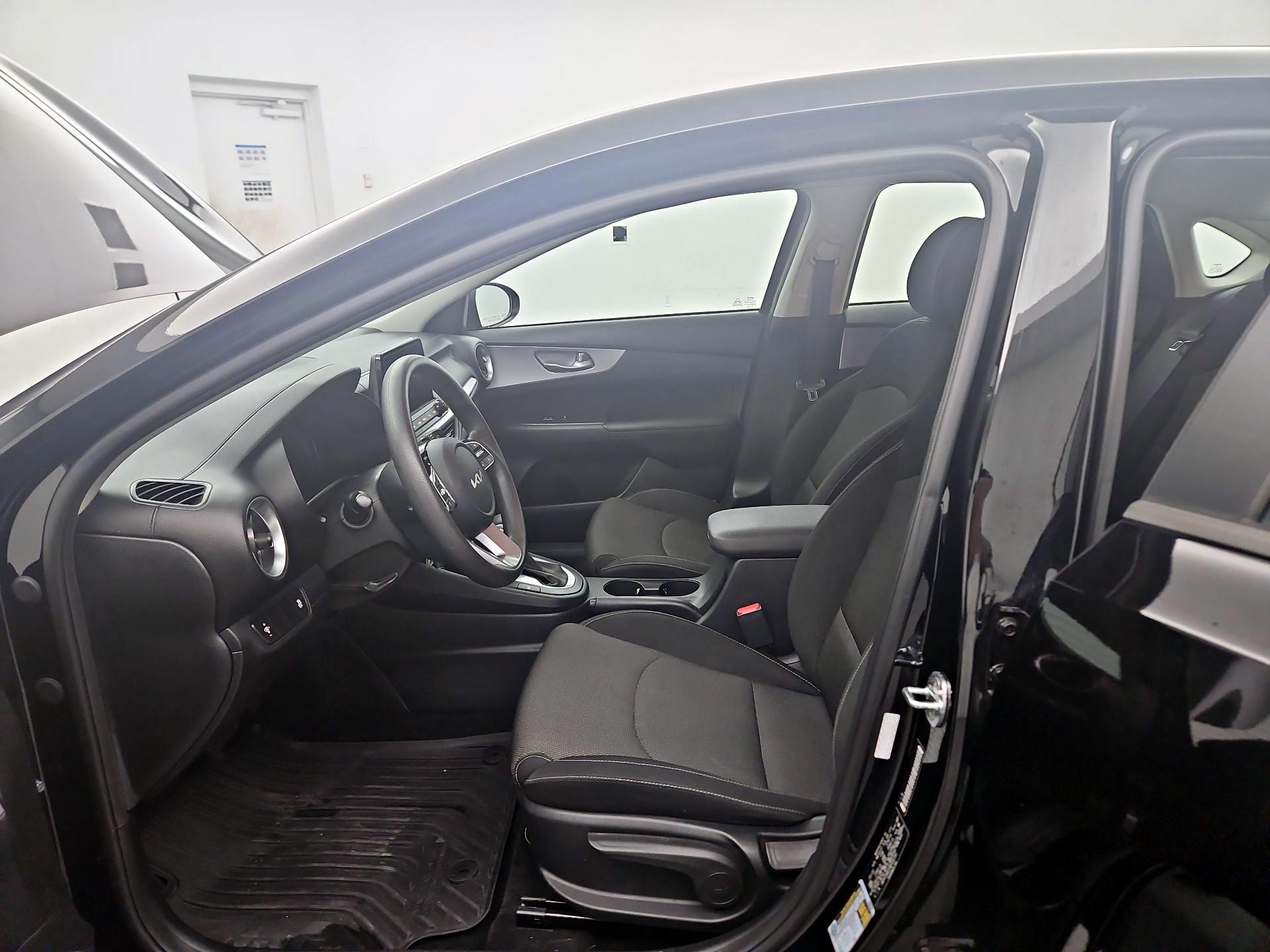 Thumbnail: 2022 Kia Forte - 11