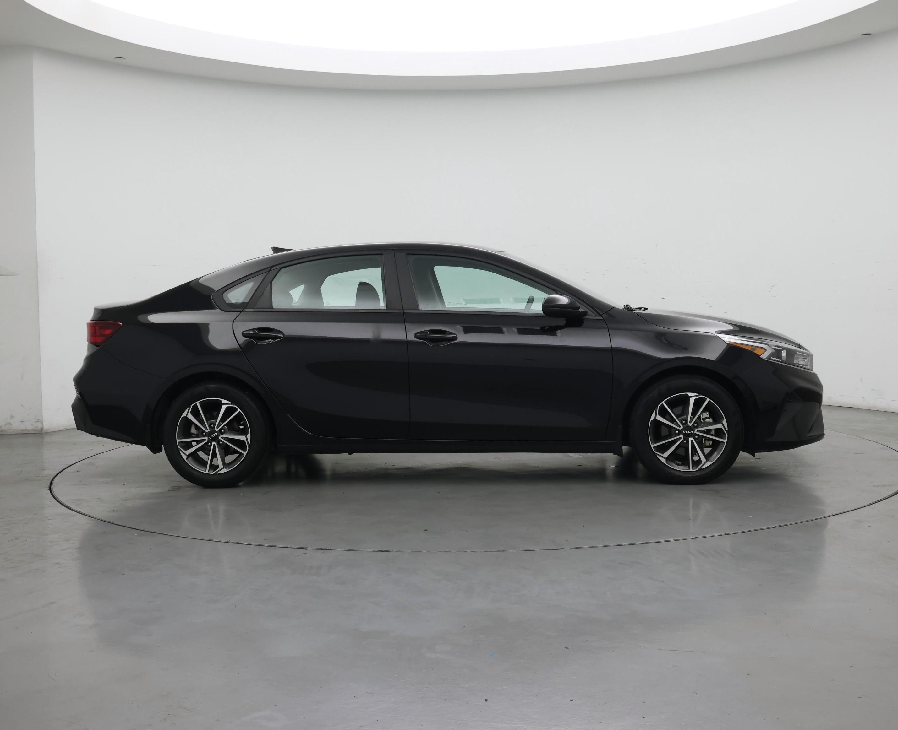 Thumbnail: 2022 Kia Forte - 7