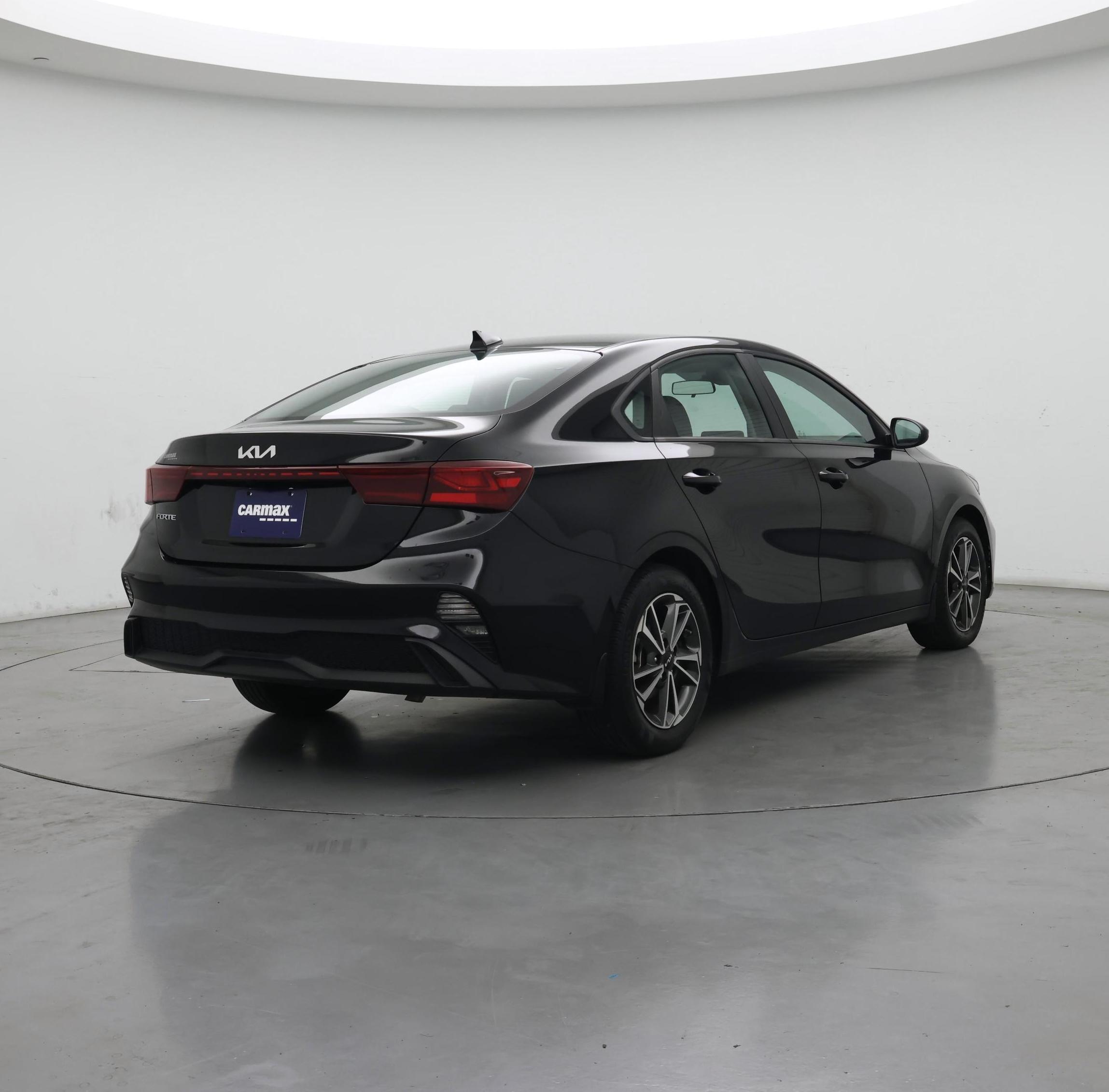 Thumbnail: 2022 Kia Forte - 8