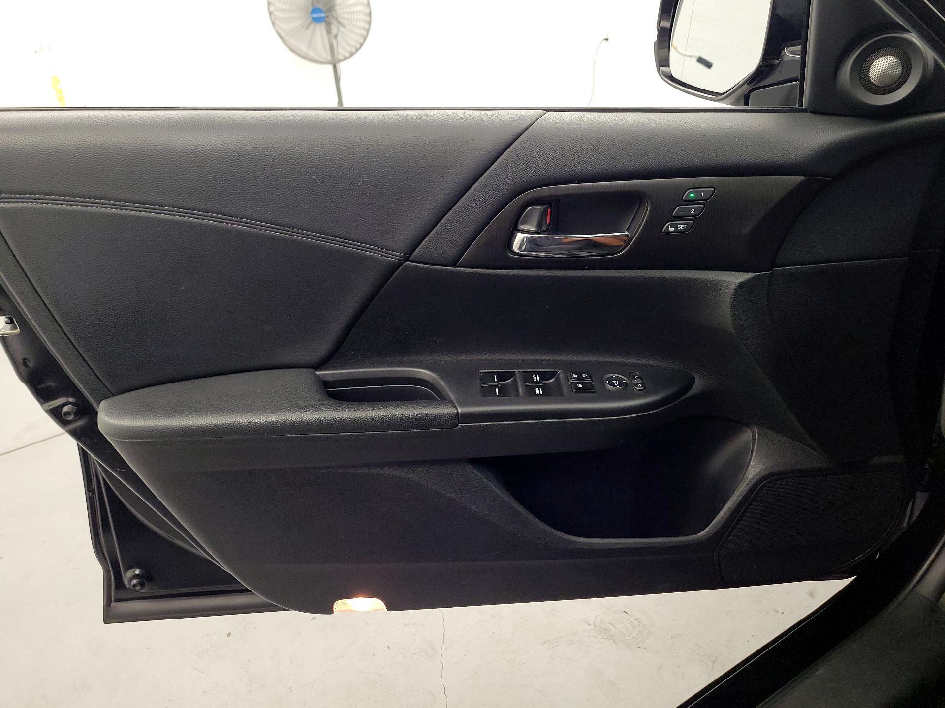 Thumbnail: 2013 Honda Accord - 12