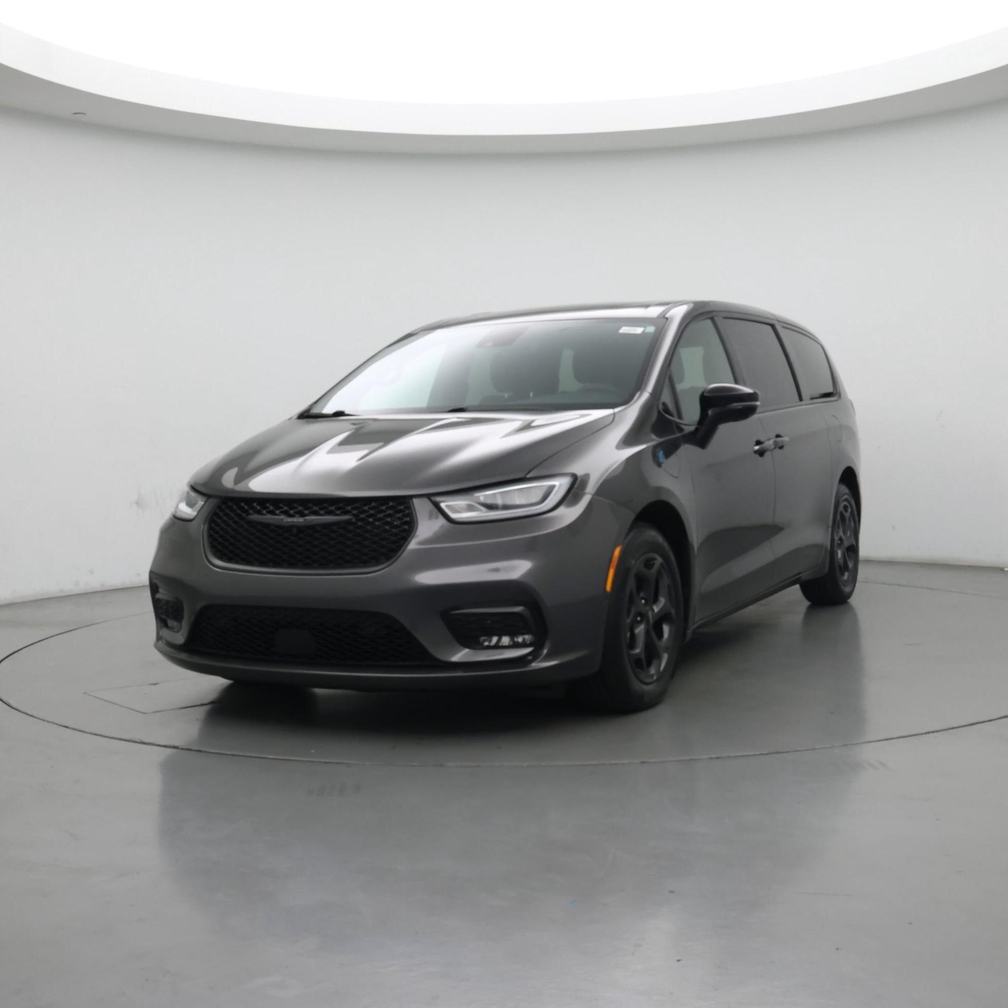 Thumbnail: 2023 Chrysler Pacifica - 4