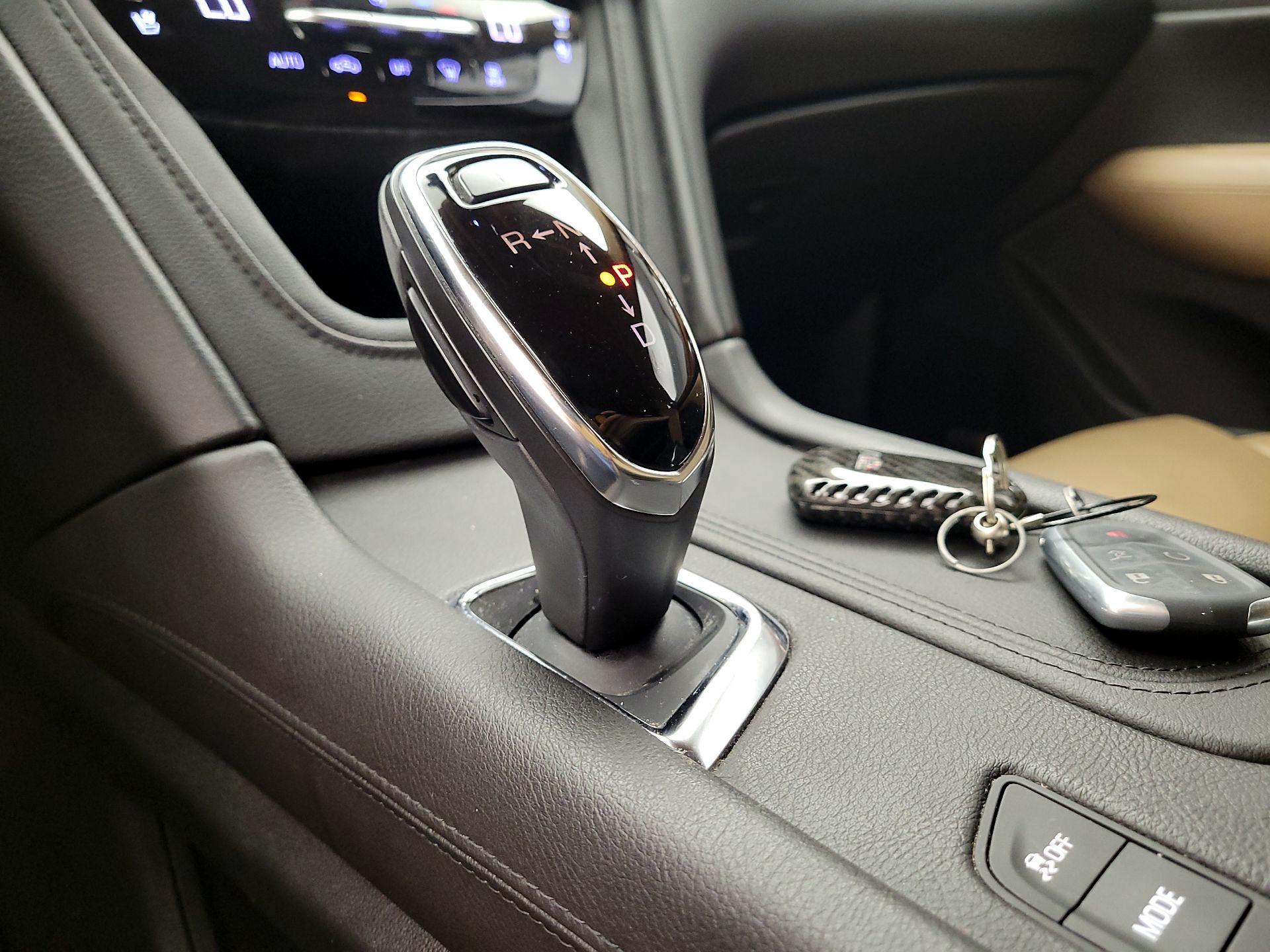 Thumbnail: 2017 Cadillac XT5 - 15