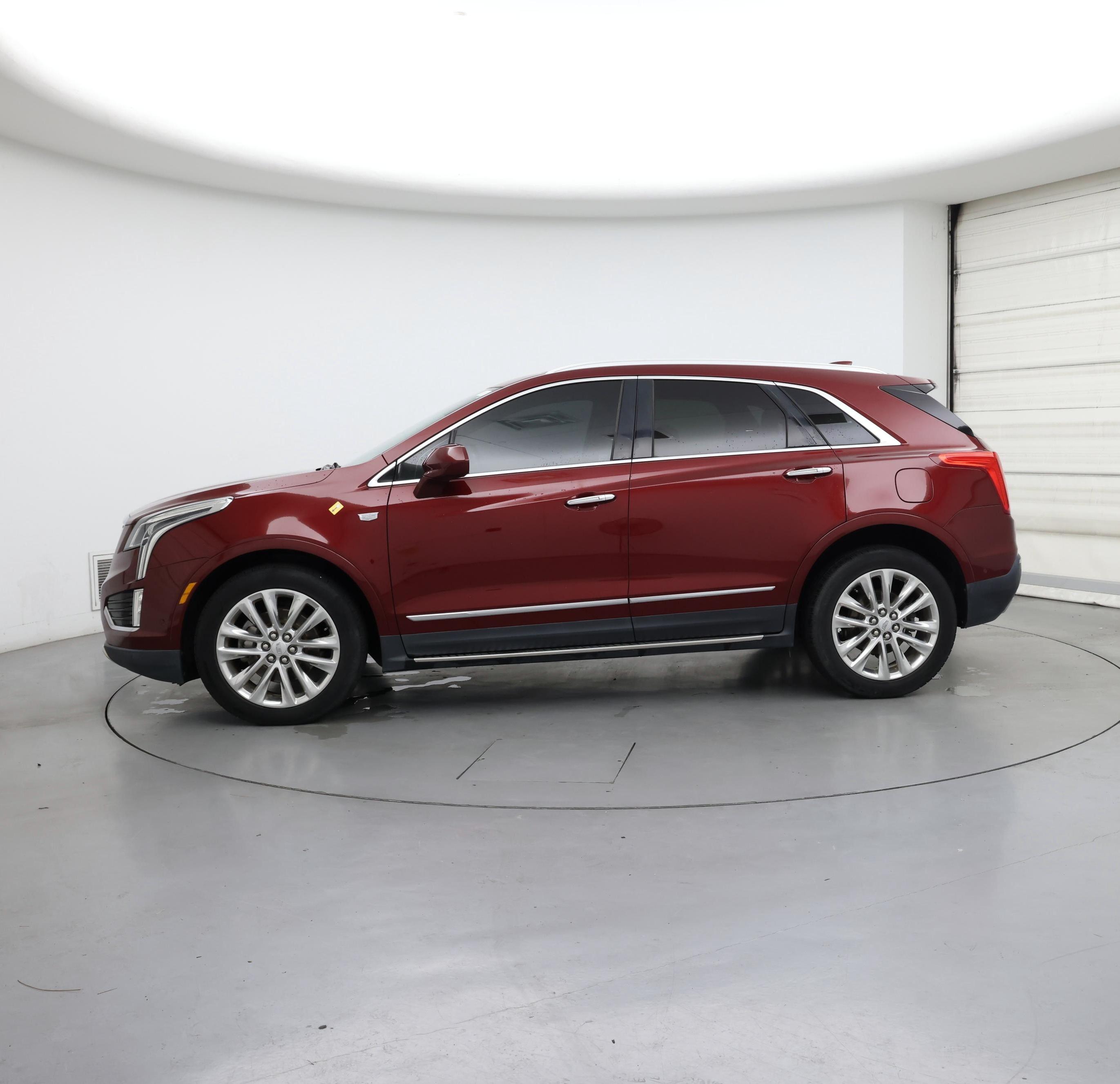 Thumbnail: 2017 Cadillac XT5 - 3