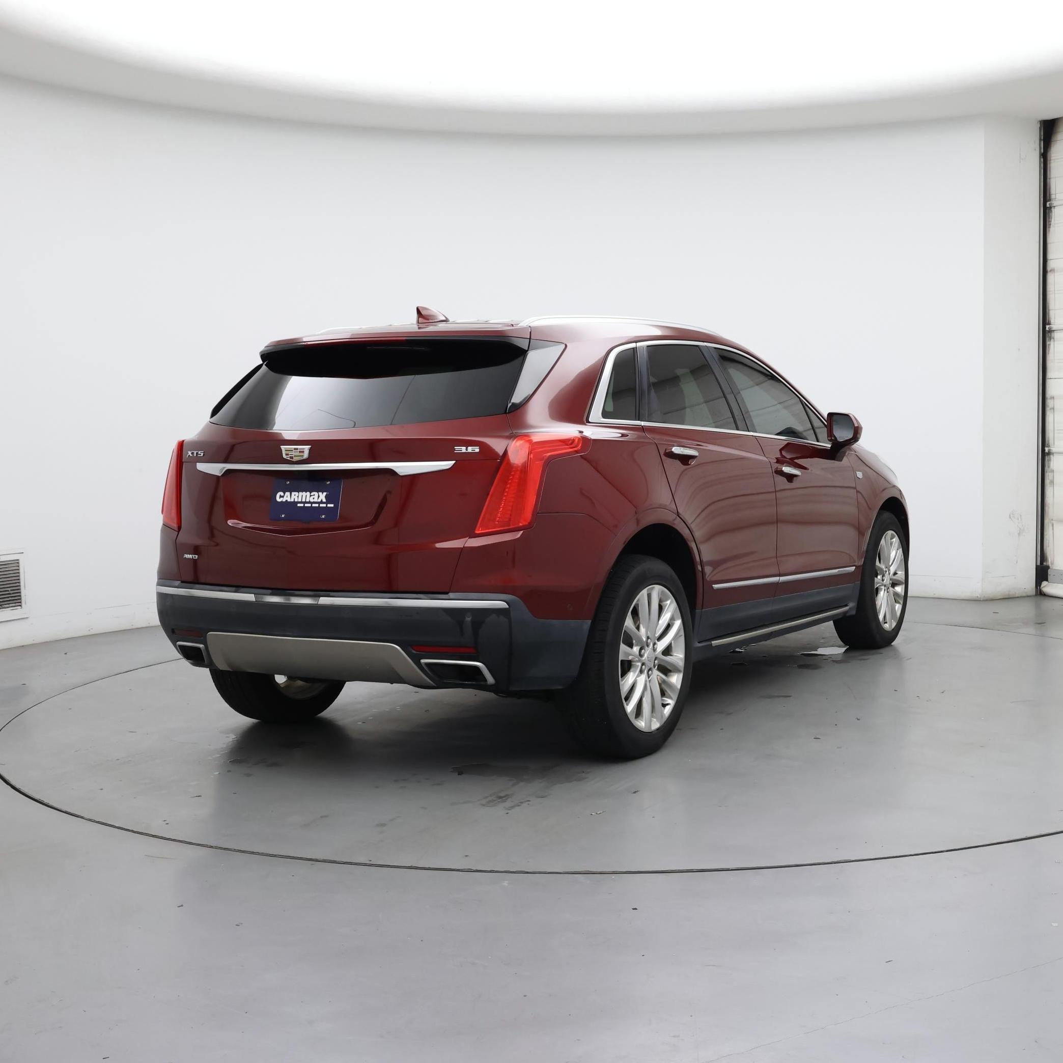 Thumbnail: 2017 Cadillac XT5 - 8