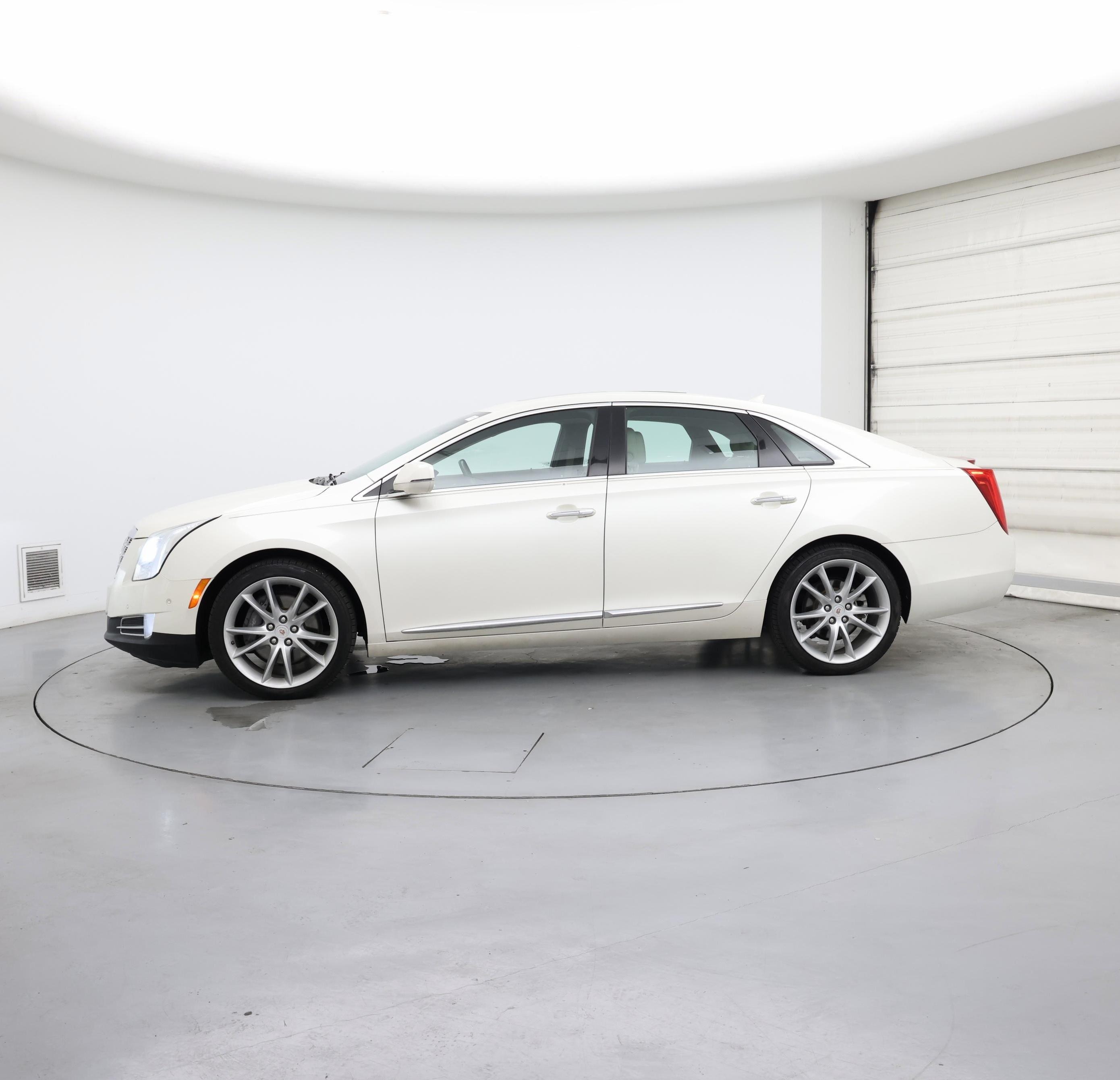 Thumbnail: 2014 Cadillac XTS - 3