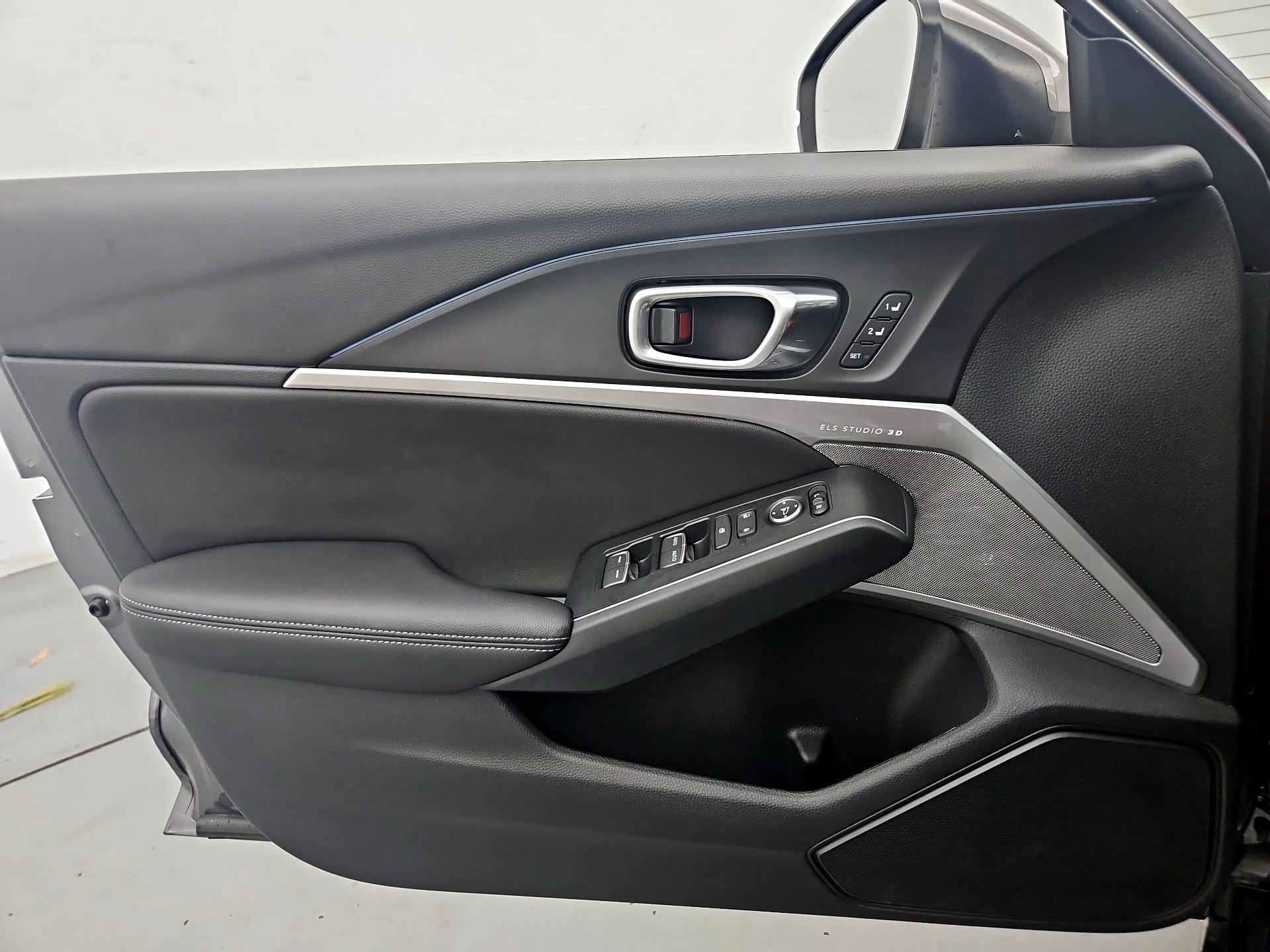 Thumbnail: 2025 Acura Integra - 12