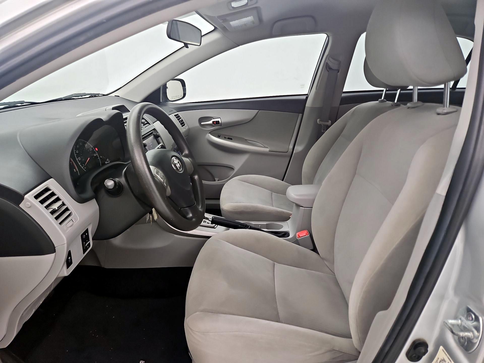 Thumbnail: 2013 Toyota Corolla - 11
