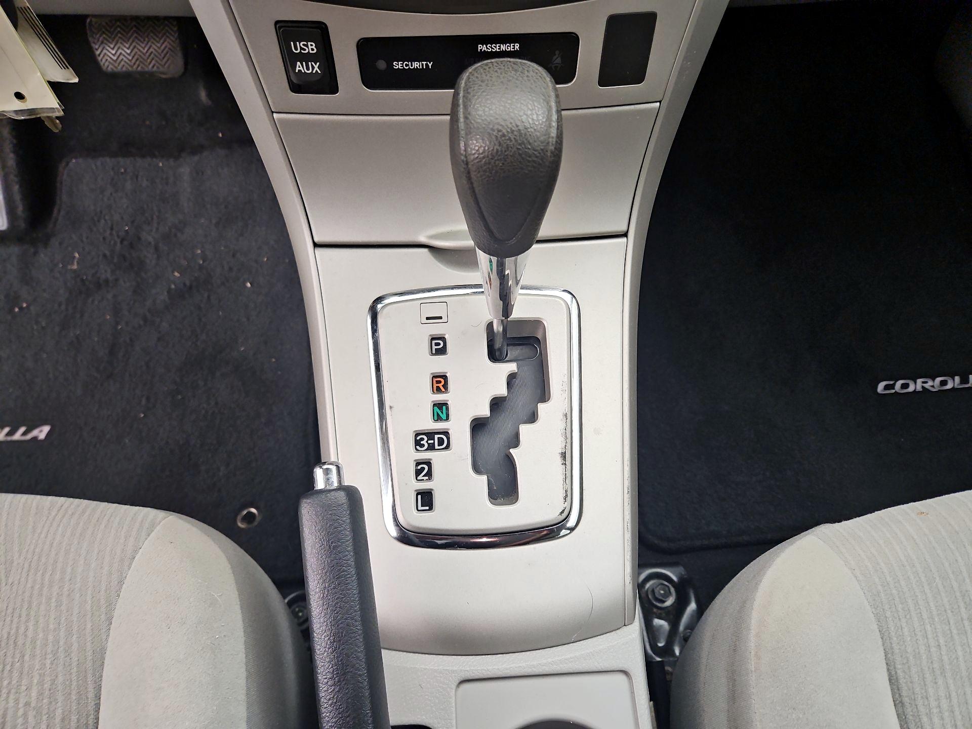 Thumbnail: 2013 Toyota Corolla - 16