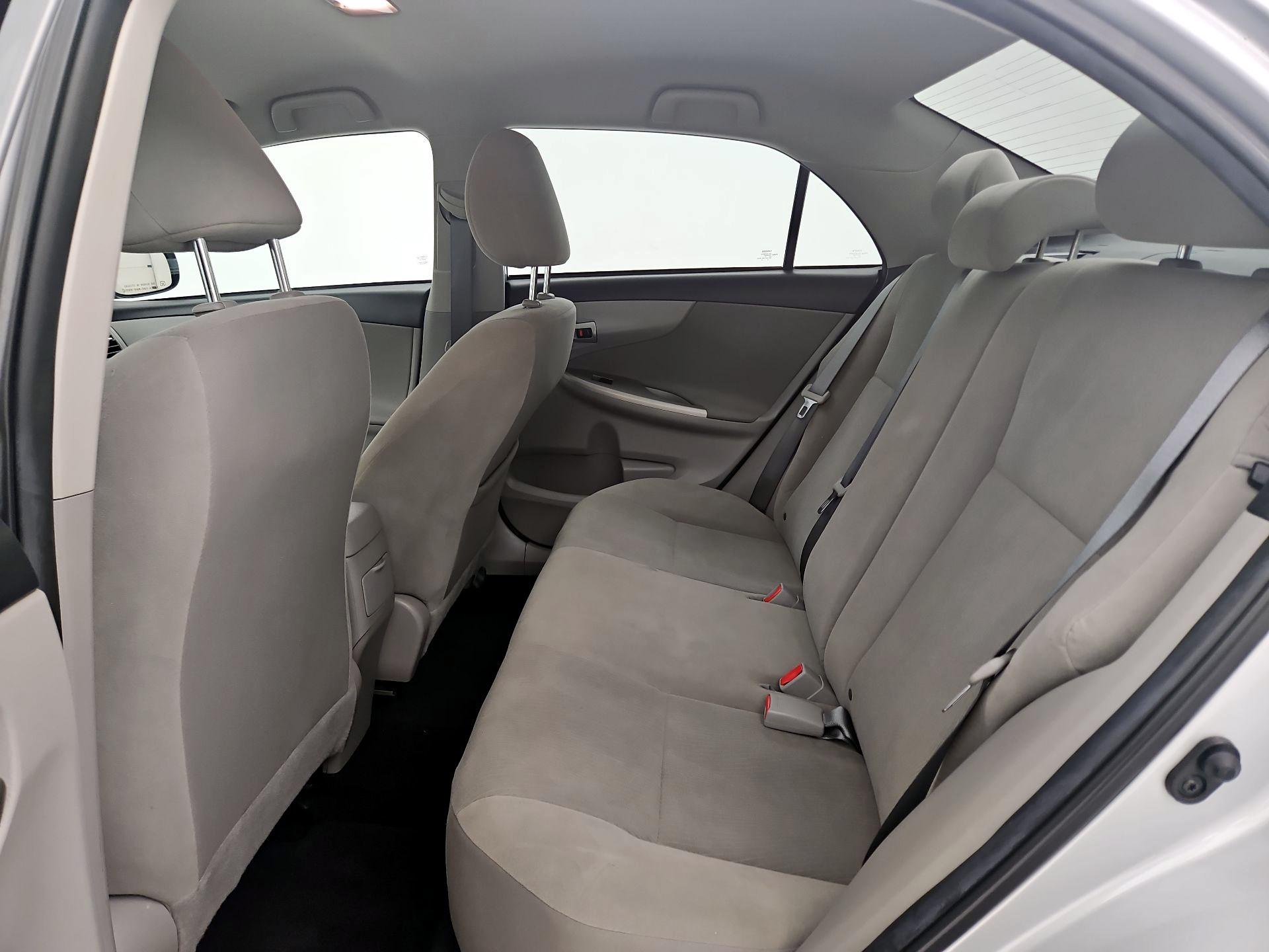 Thumbnail: 2013 Toyota Corolla - 18