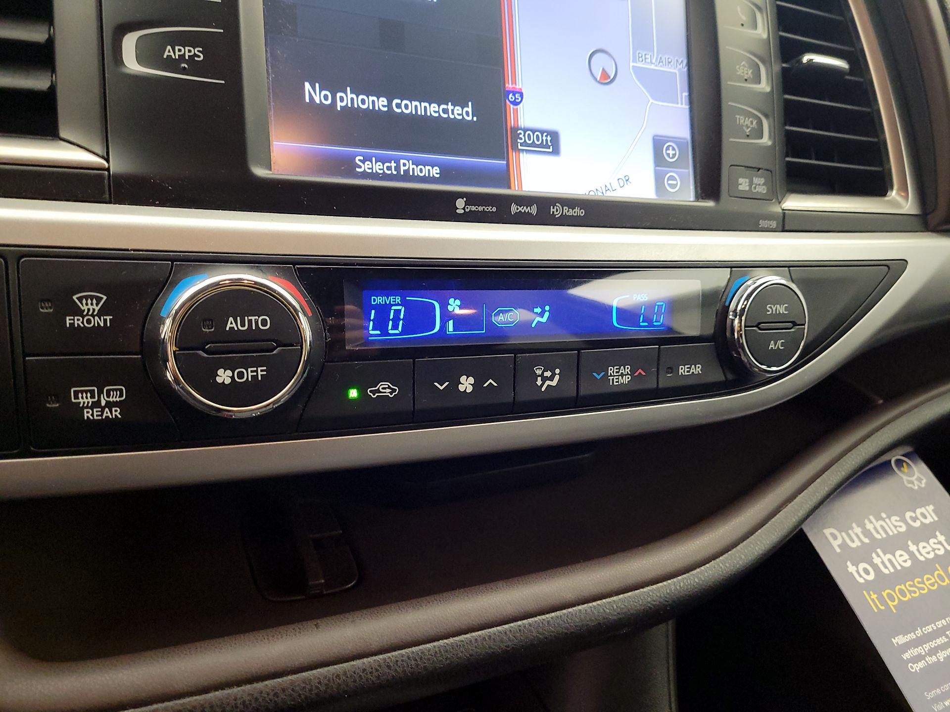 Thumbnail: 2016 Toyota Highlander - 14