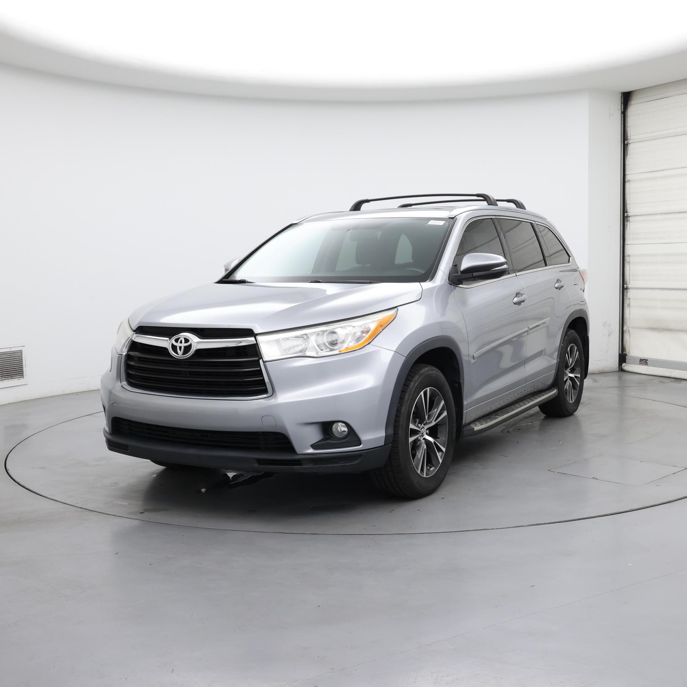 Thumbnail: 2016 Toyota Highlander - 4