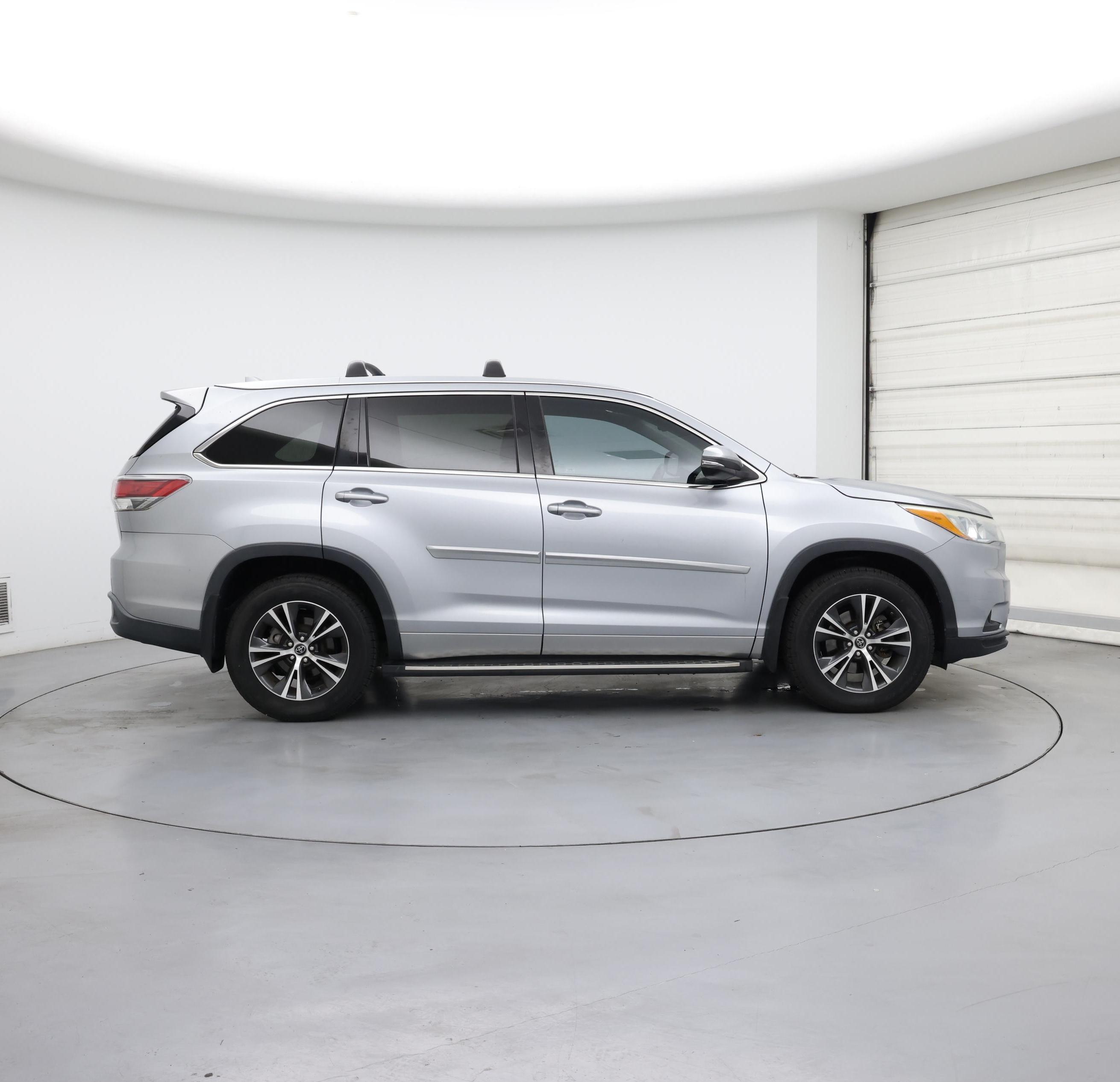 Thumbnail: 2016 Toyota Highlander - 7