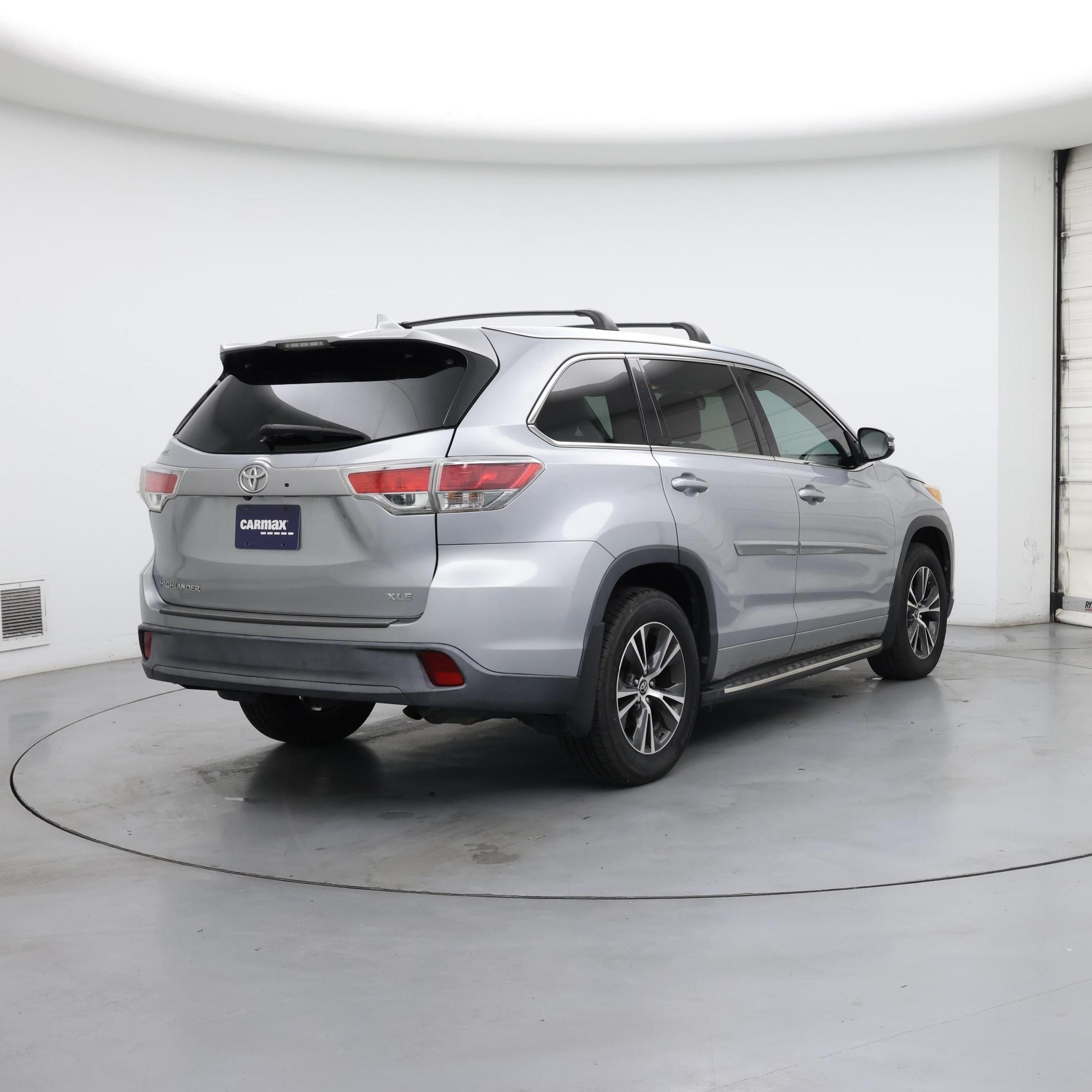 Thumbnail: 2016 Toyota Highlander - 8