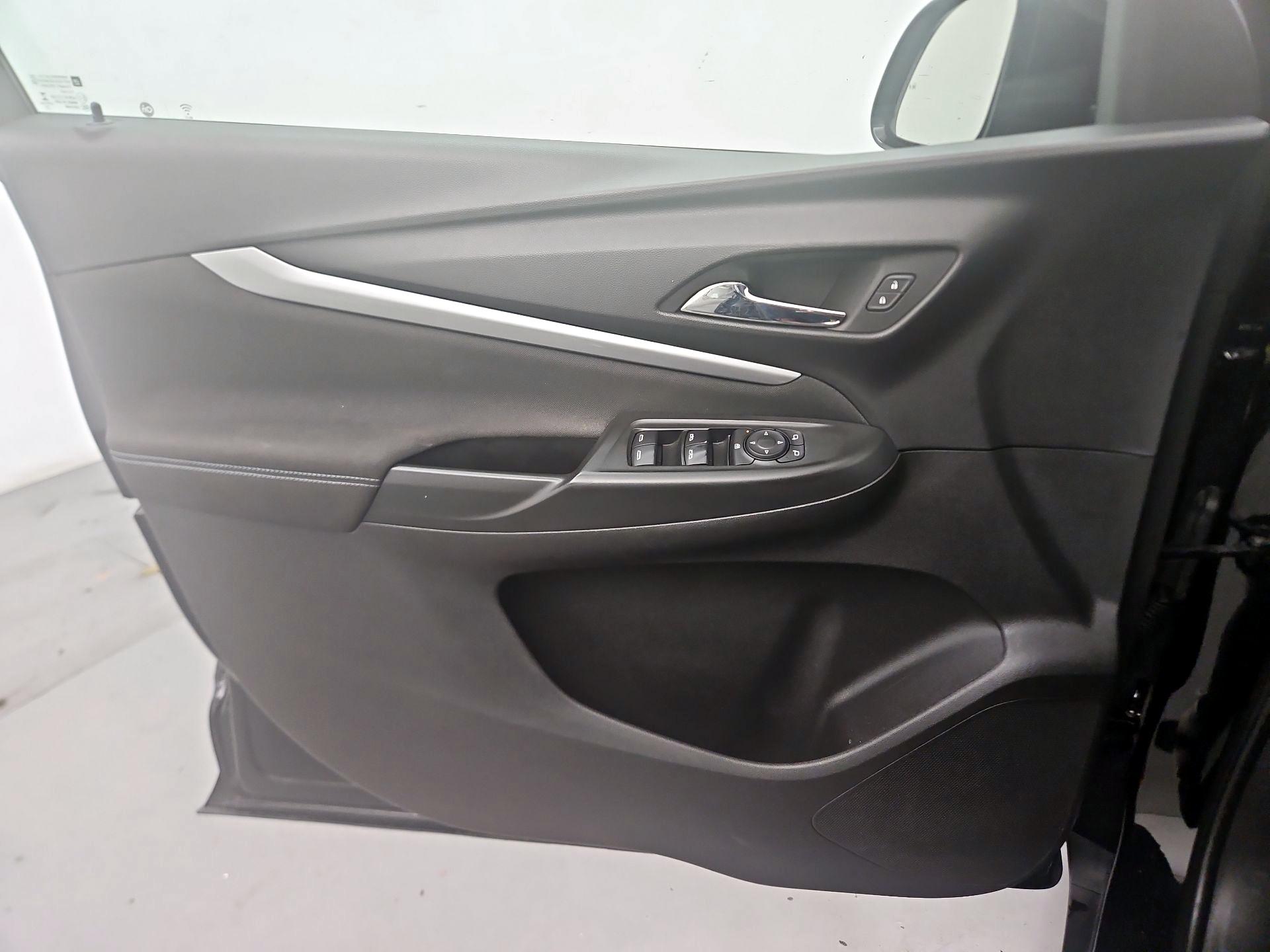 Thumbnail: 2023 Chevrolet Bolt EUV - 12