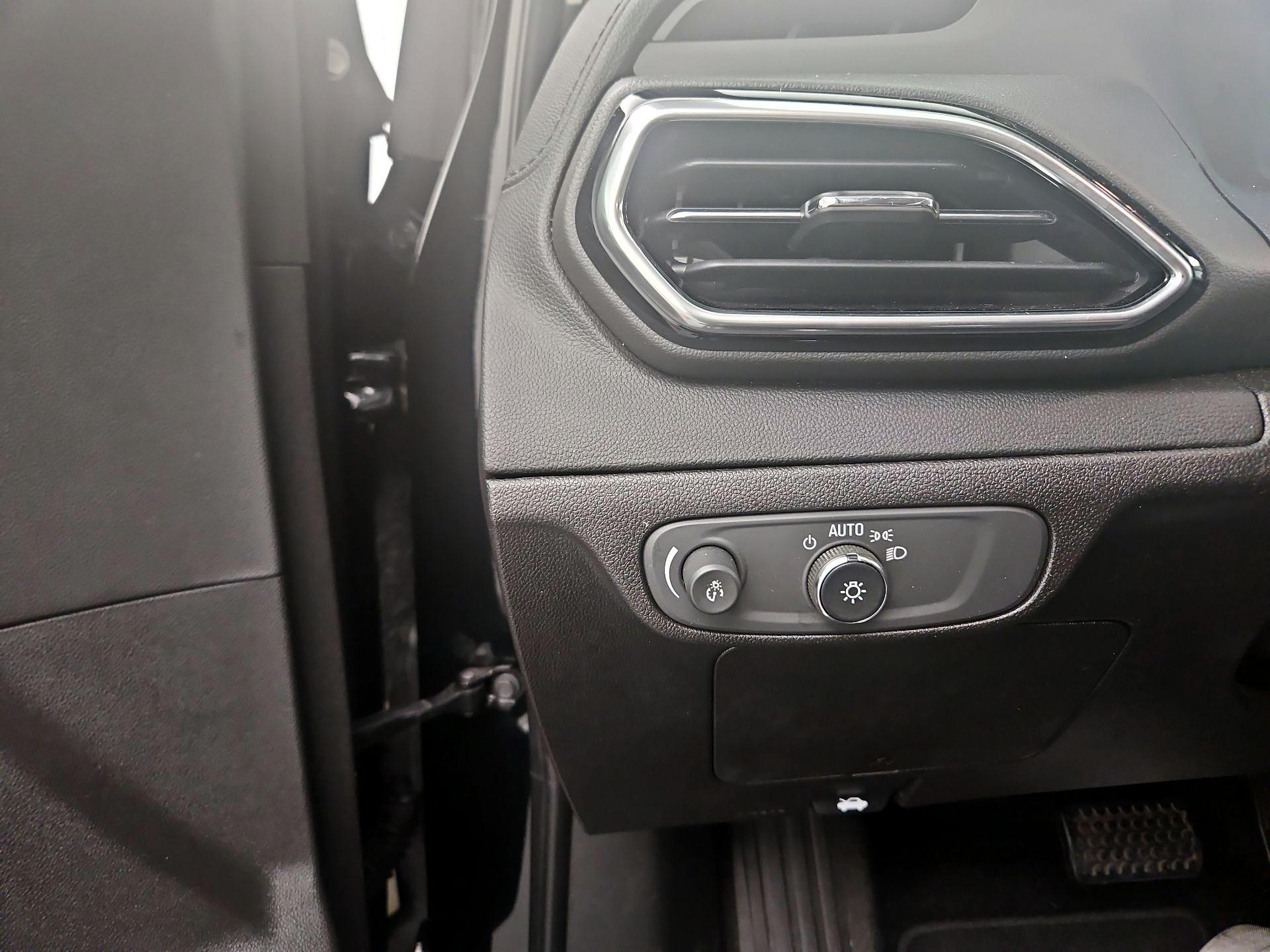Thumbnail: 2023 Chevrolet Bolt EUV - 13