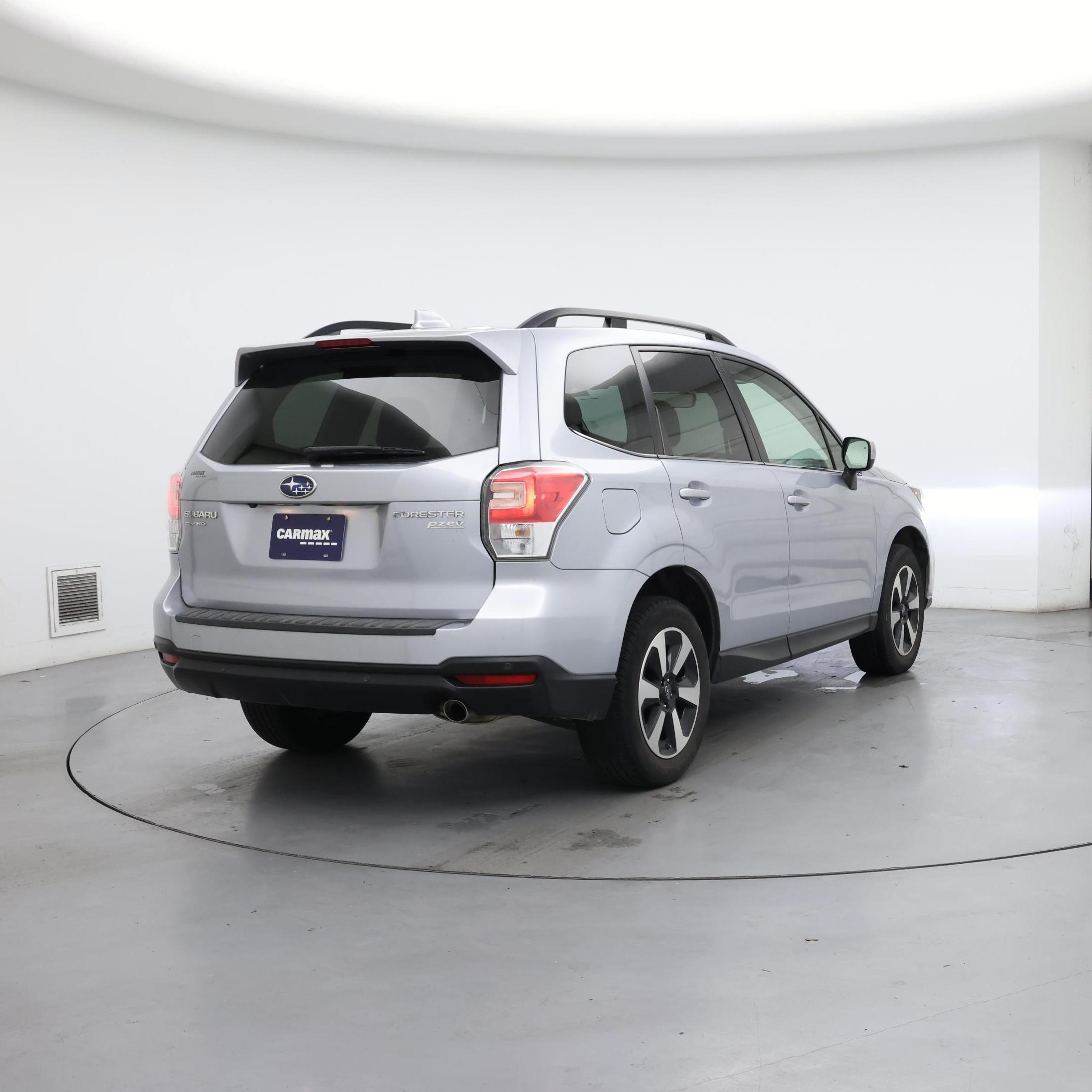 Thumbnail: 2017 Subaru Forester - 8