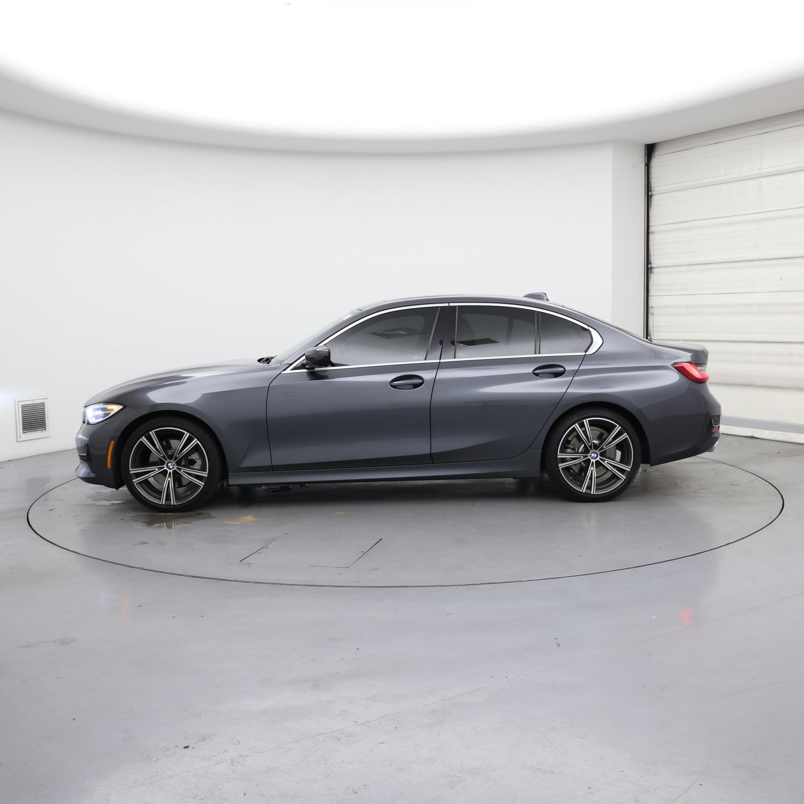 Thumbnail: 2019 BMW 3 Series - 3
