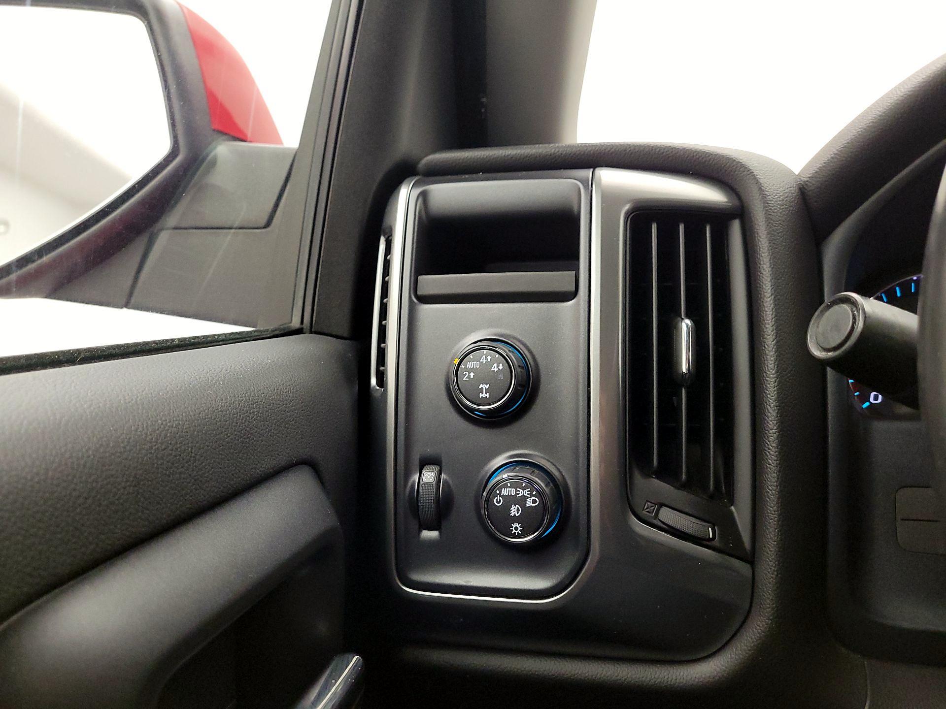 Thumbnail: 2016 Chevrolet Silverado 1500 - 13