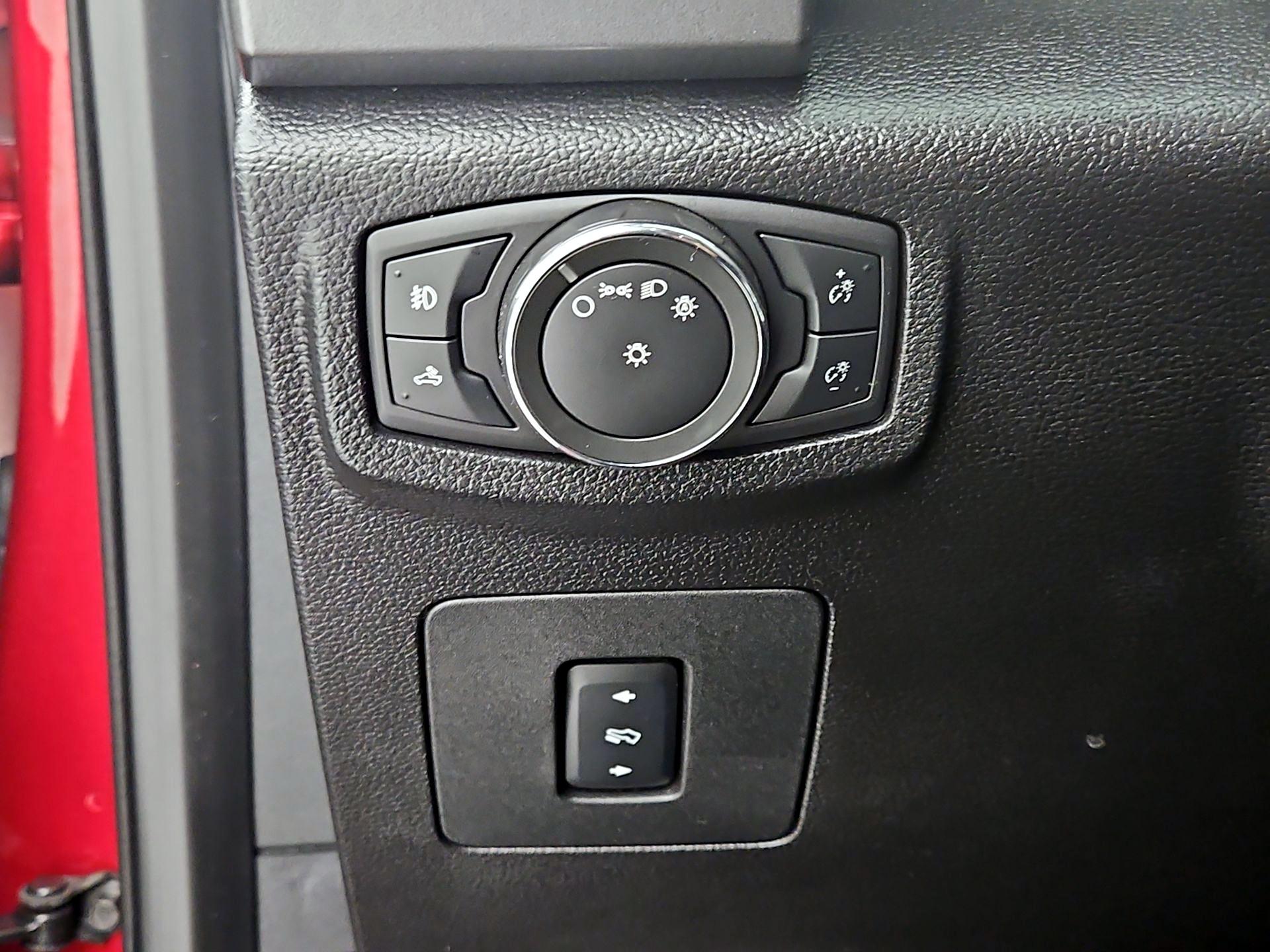 Thumbnail: 2016 Ford F-150 - 13