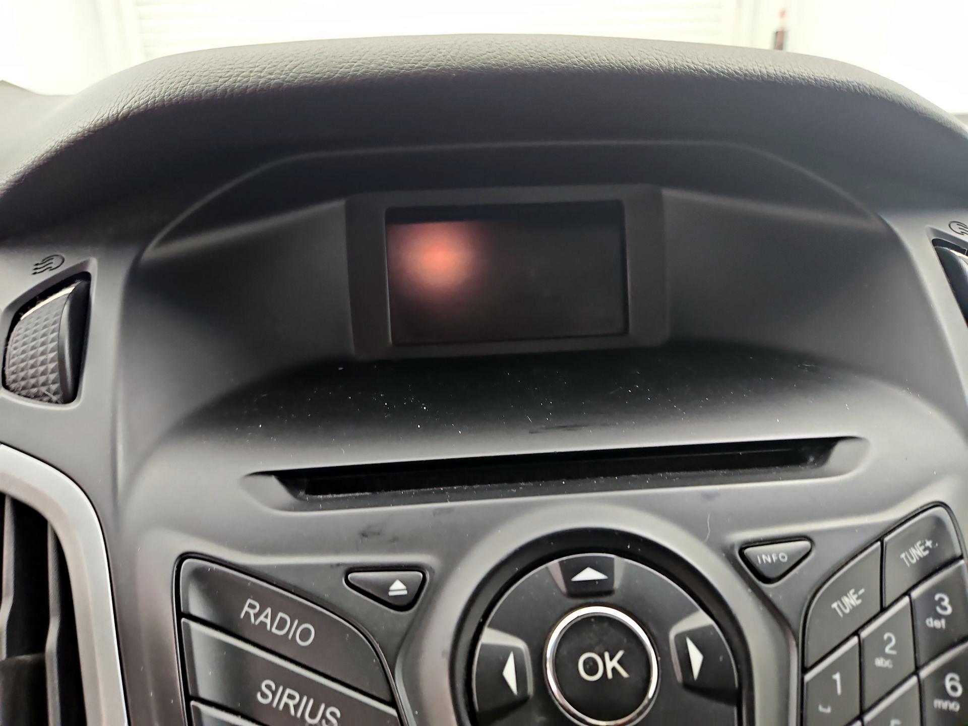 Thumbnail: 2014 Ford Focus - 14