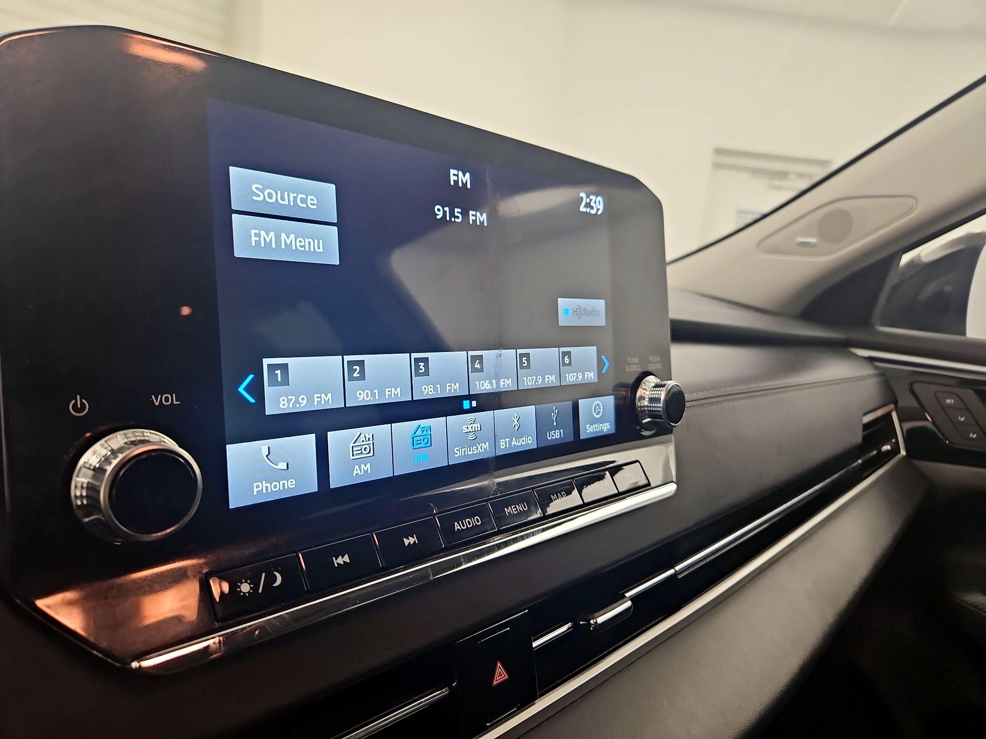 Thumbnail: 2023 Mitsubishi Outlander - 14