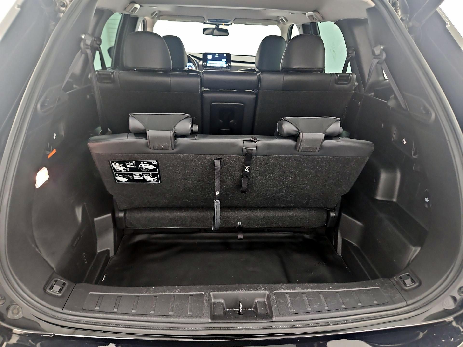 Thumbnail: 2023 Mitsubishi Outlander - 19